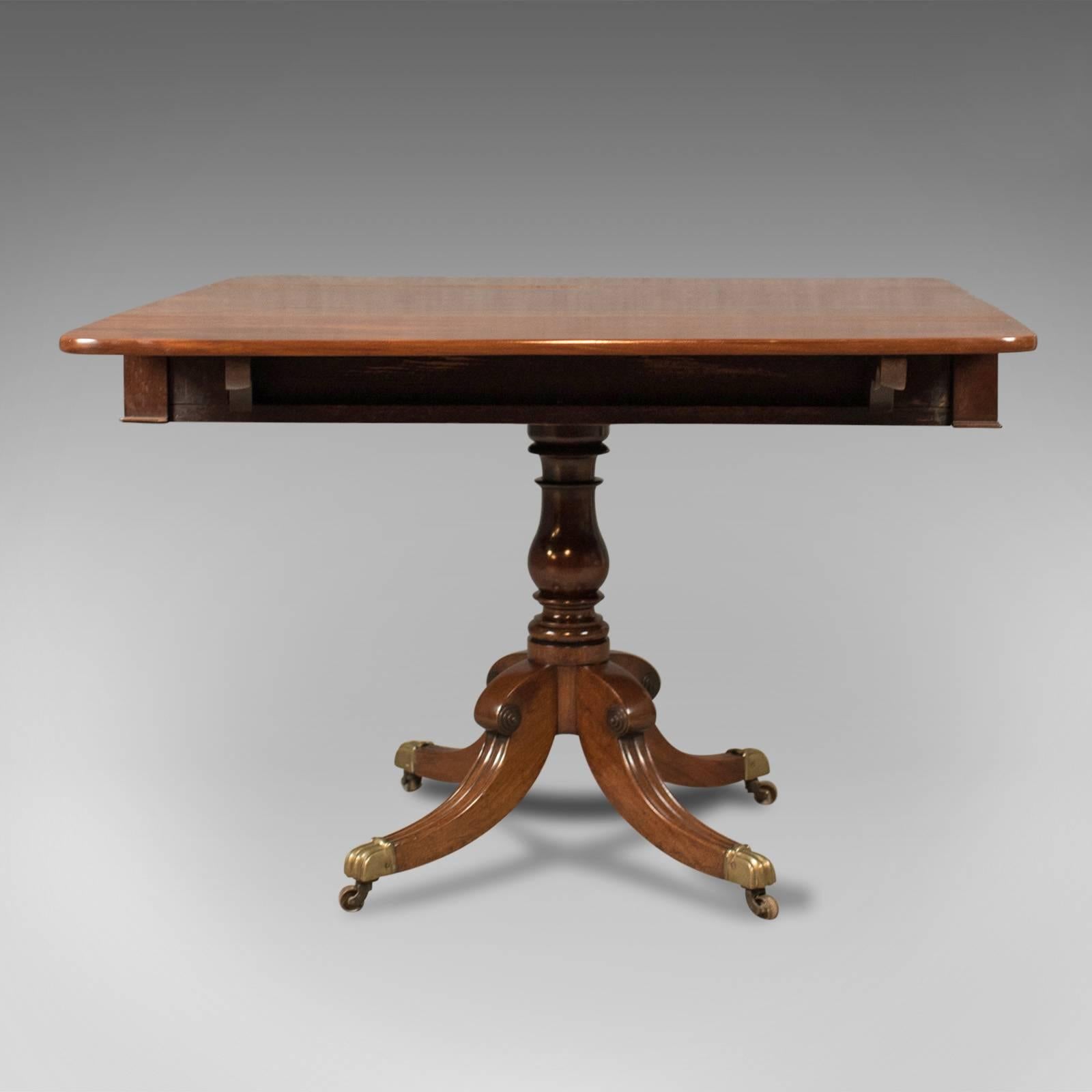 XIXe siècle Table Pembroke antique Regency:: anglaise:: vers 1820 en vente