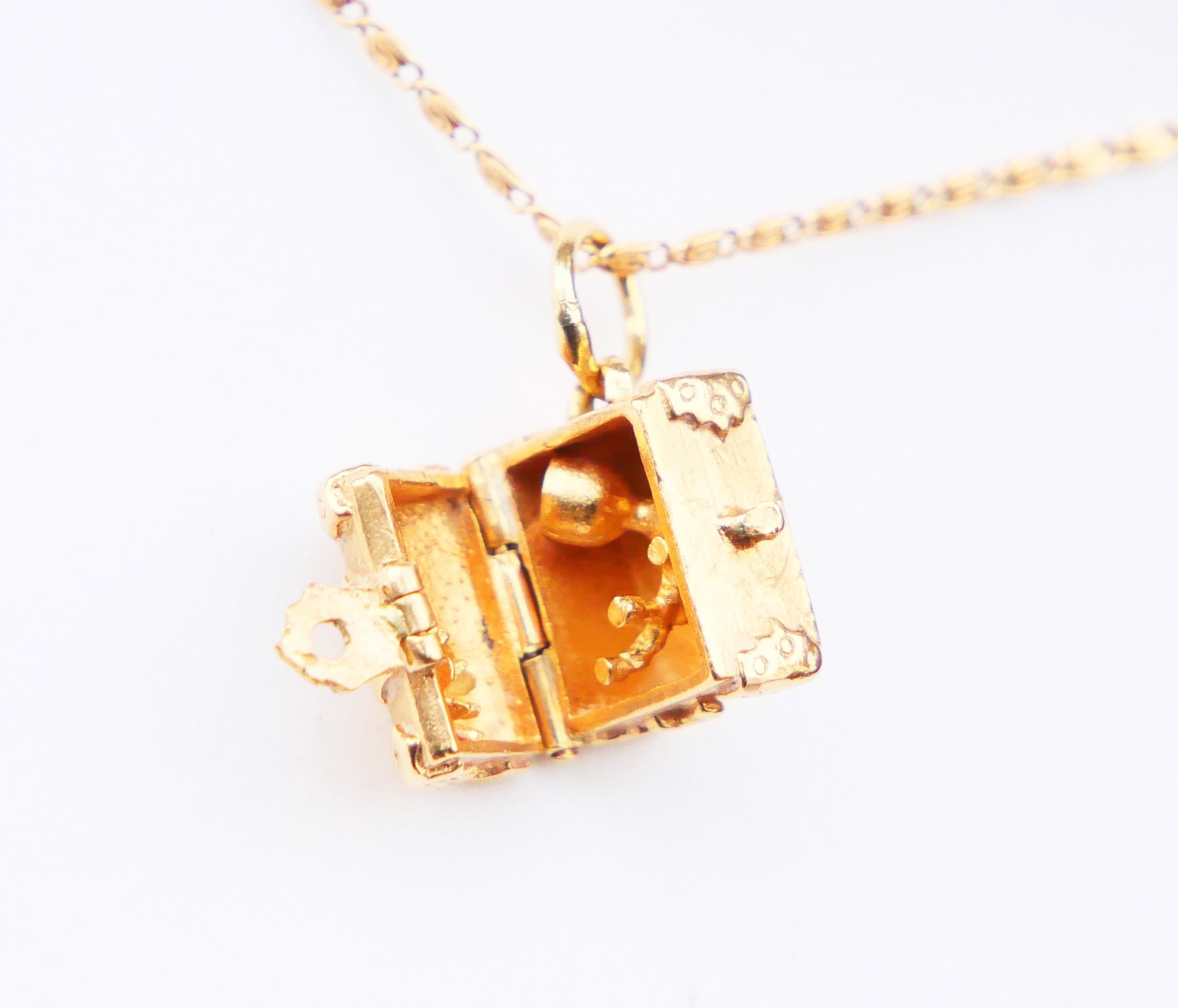 Antique Pendant Charm Treasure Chest solid 18K Gold / 4.4 gr 2