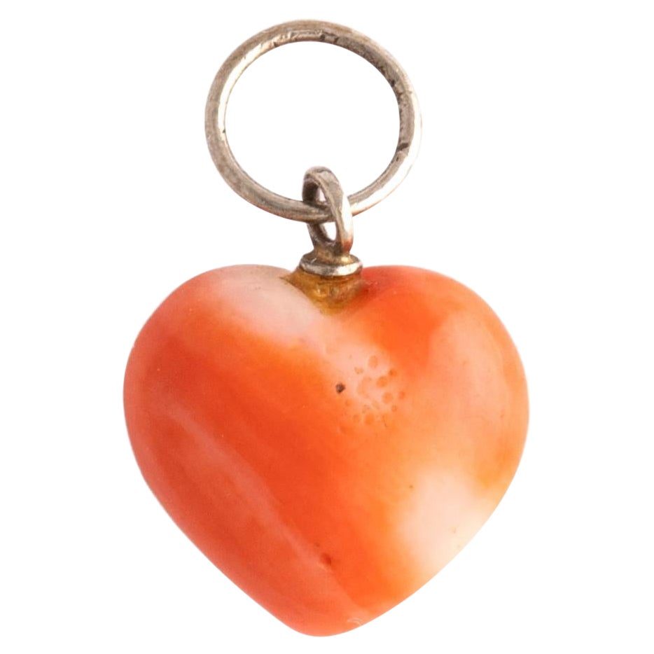 Colgante Antiguo Coral Forma Corazón en venta