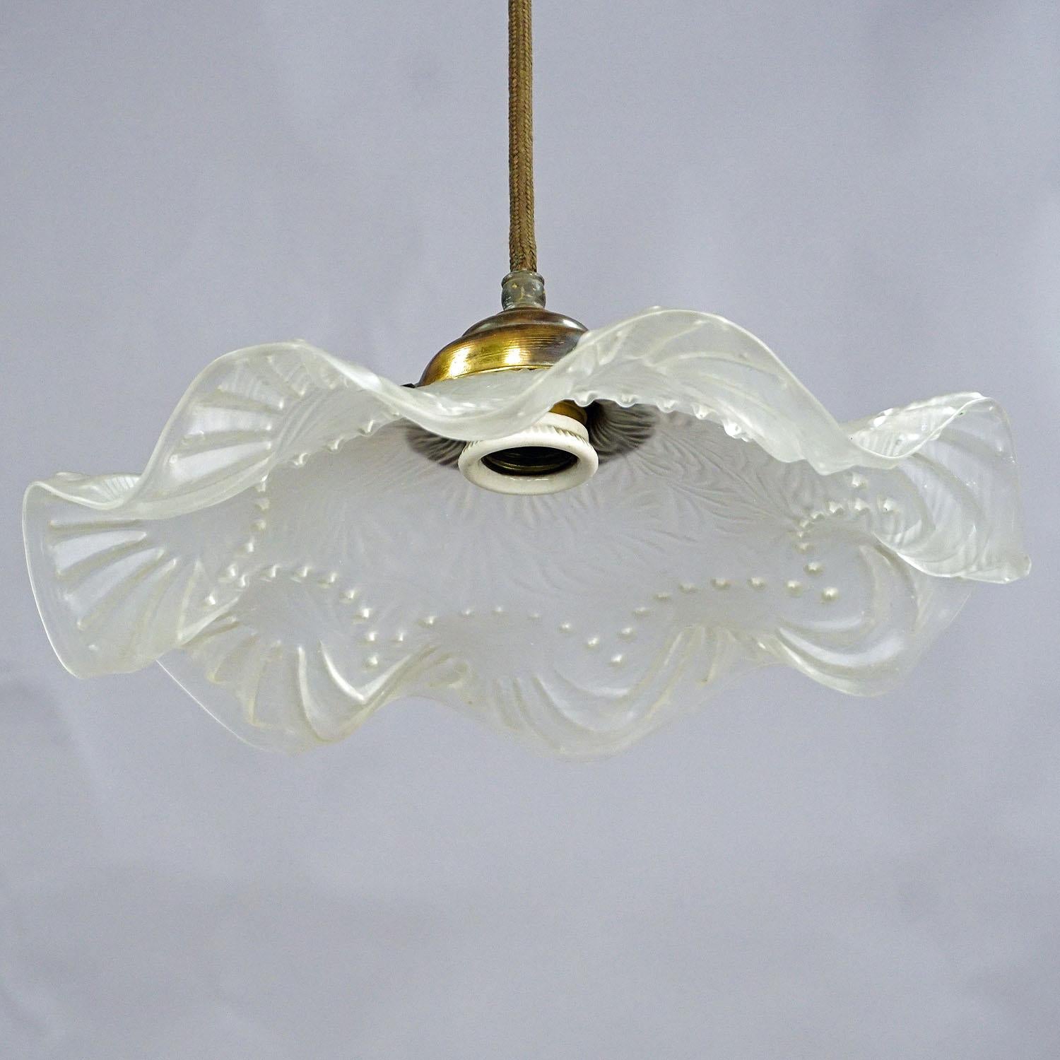 Antique Pendant Light with Clear Satinated Glass Shade, circa 1910 In Good Condition In Berghuelen, DE