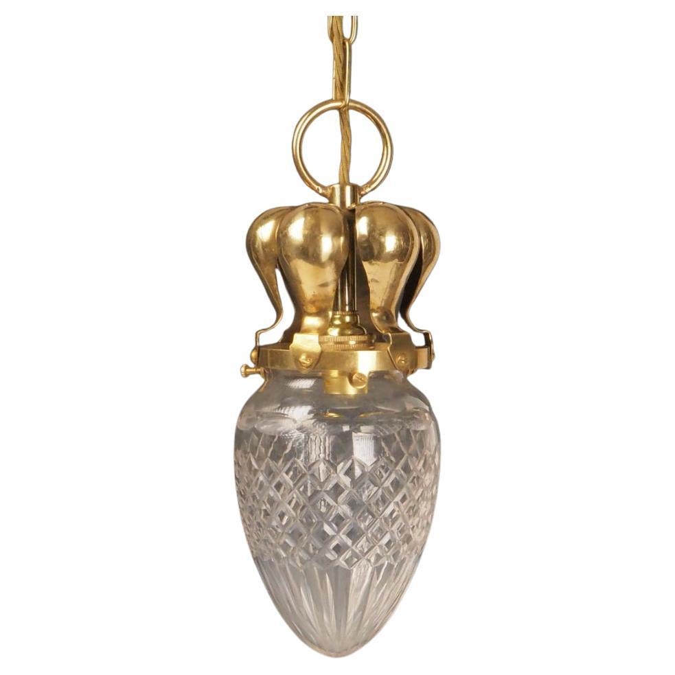 Lampada a sospensione antica con paralume in vetro tagliato e pennacchio (a) Gallery