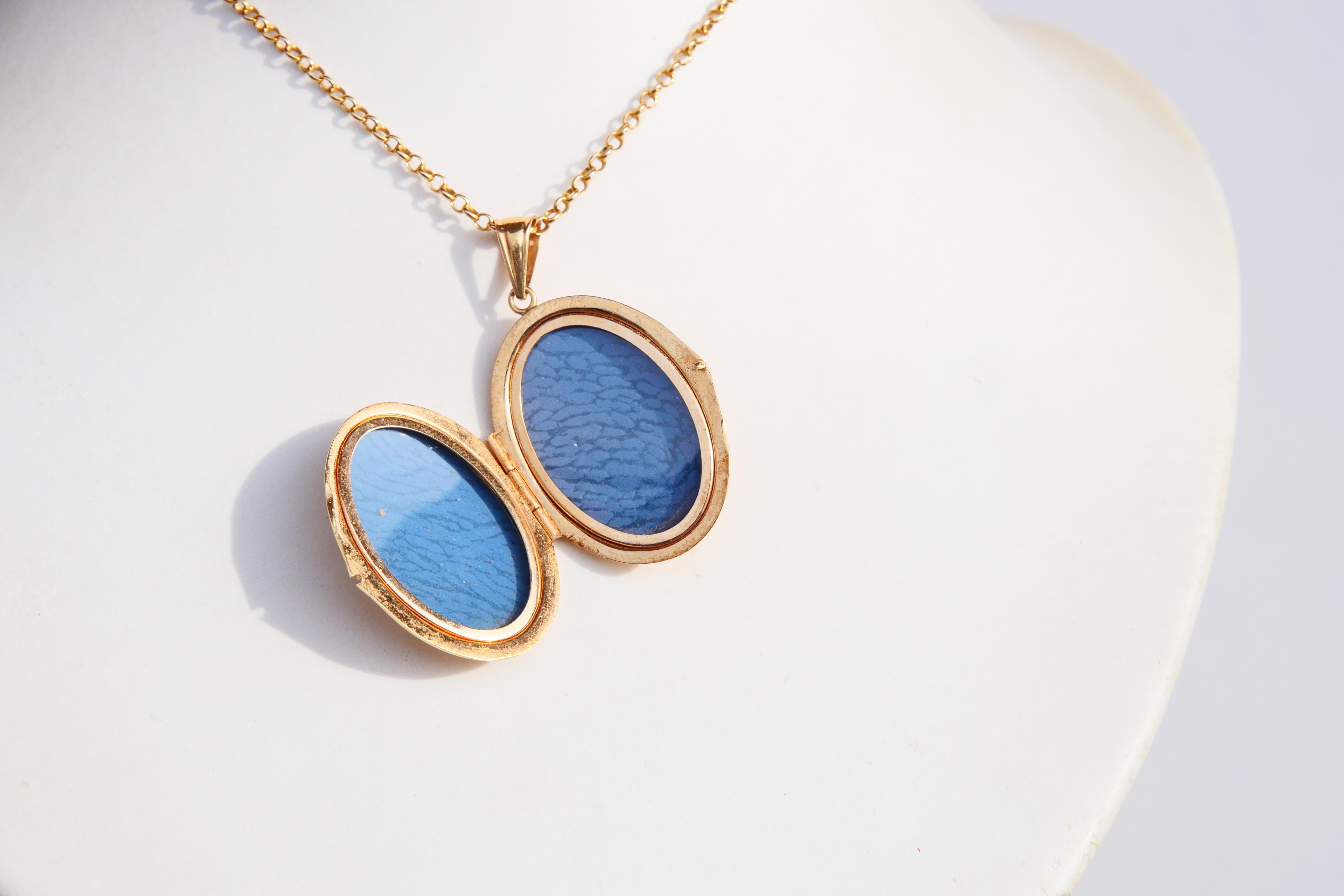 Antique Pendant Picture Locket solid 18K Yellow Gold / 6.72 gr For Sale 3