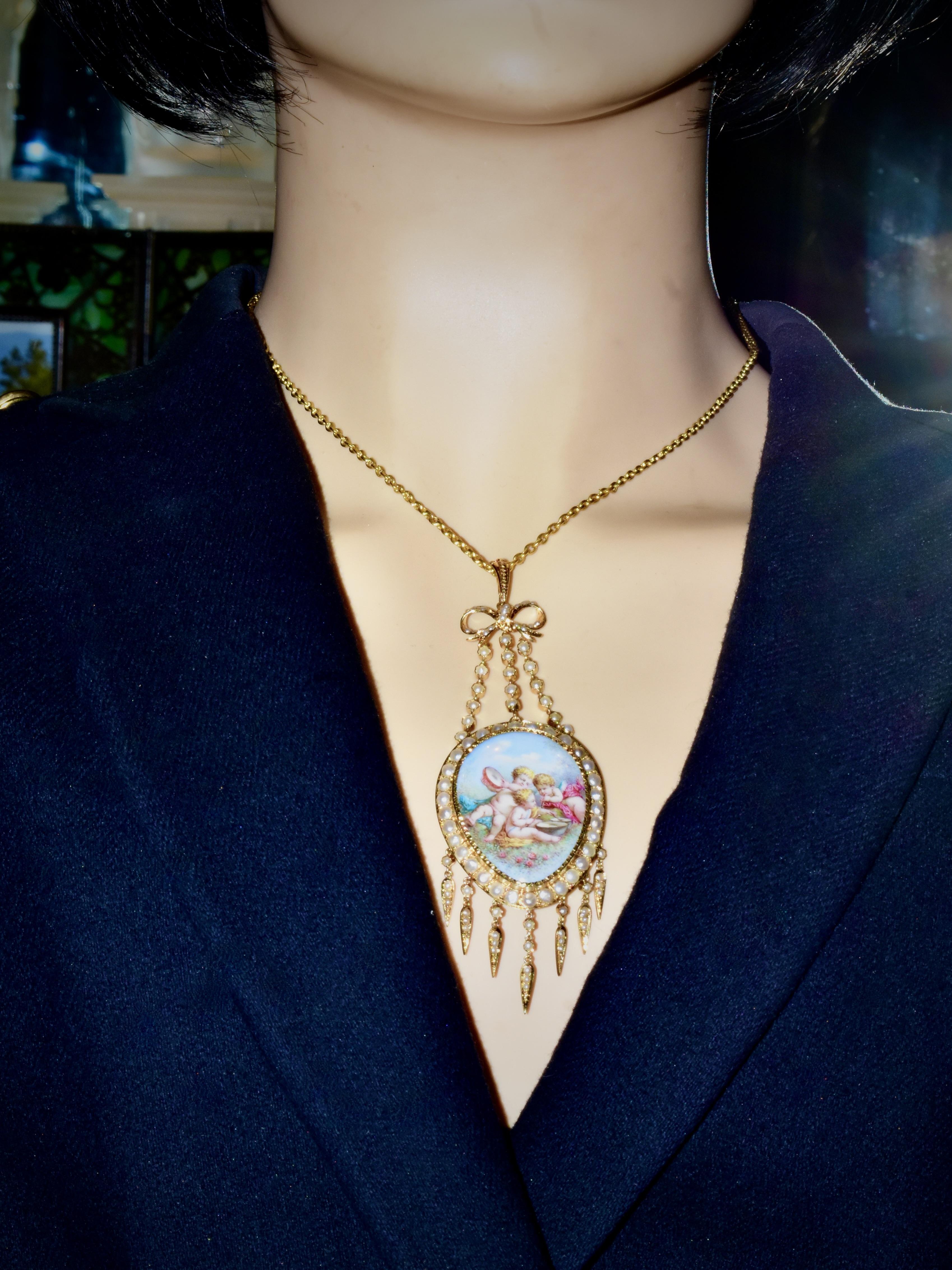 Antique Pendant with Very fine portrait enamel of Cherubs, 18K, French, c. 1860 For Sale 1