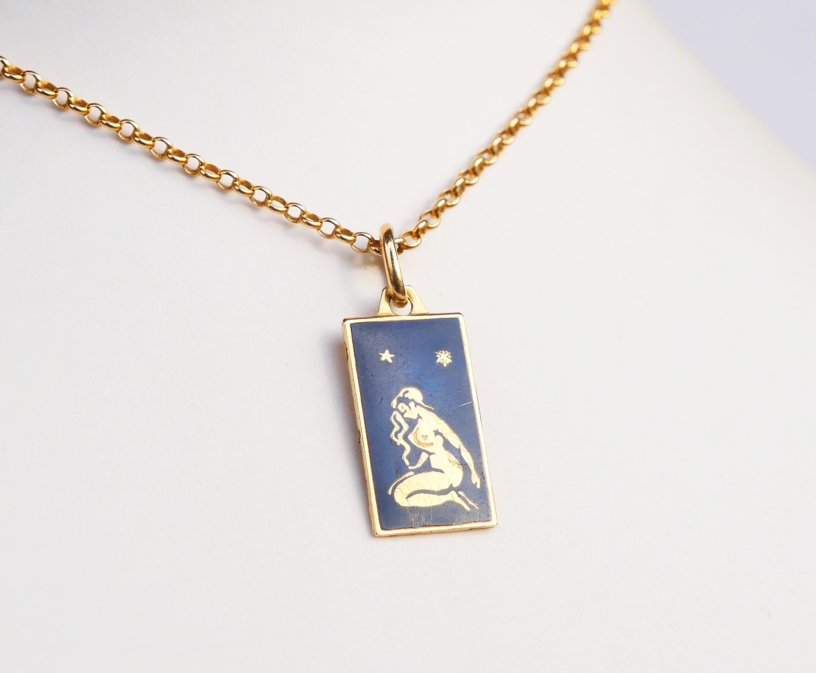 Arts and Crafts Vintage Pendant Zodiac Constellation Virgo Maiden Enamel solid 18K Gold / 3.11gr For Sale