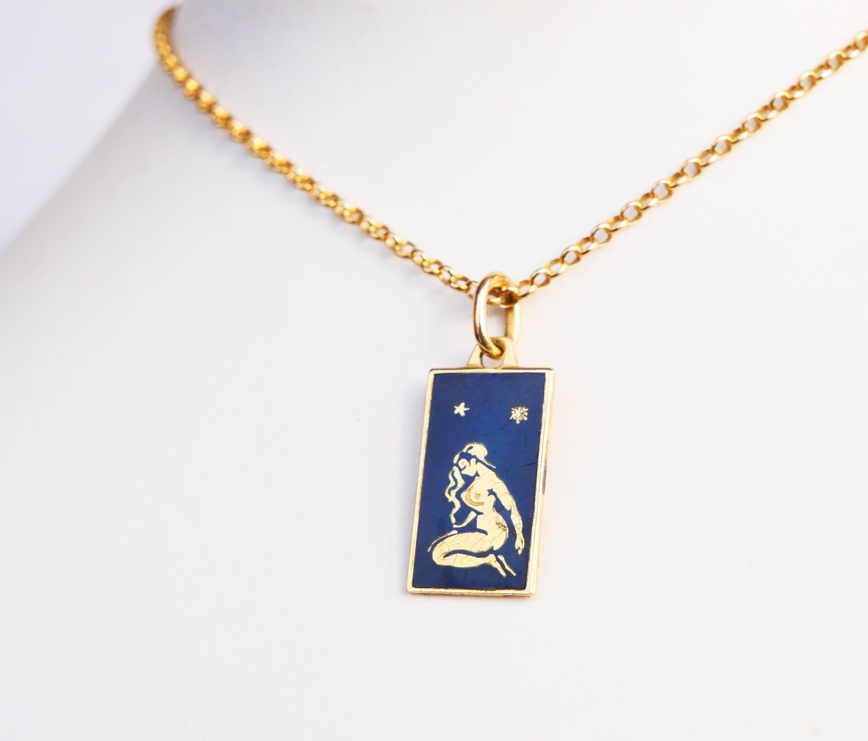 Women's or Men's Vintage Pendant Zodiac Constellation Virgo Maiden Enamel solid 18K Gold / 3.11gr For Sale