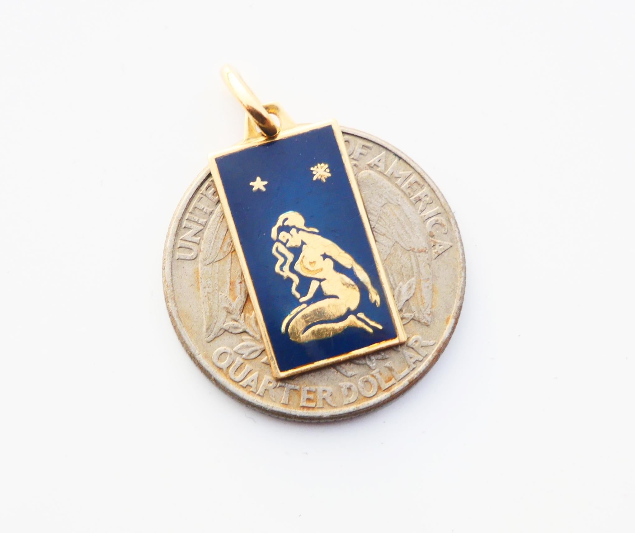 Vintage Pendant Zodiac Constellation Virgo Maiden Enamel solid 18K Gold / 3.11gr For Sale 5