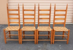 Ensemble de chaises de salle à manger anciennes de style Shaker de Pennsylvanie avec dossier à échelle et jonc