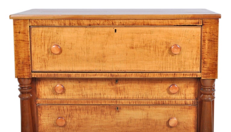 Antique Pennsylvanian 'Tiger Maple' Chest of Drawers, circa 1840 In Good Condition In Portland, OR