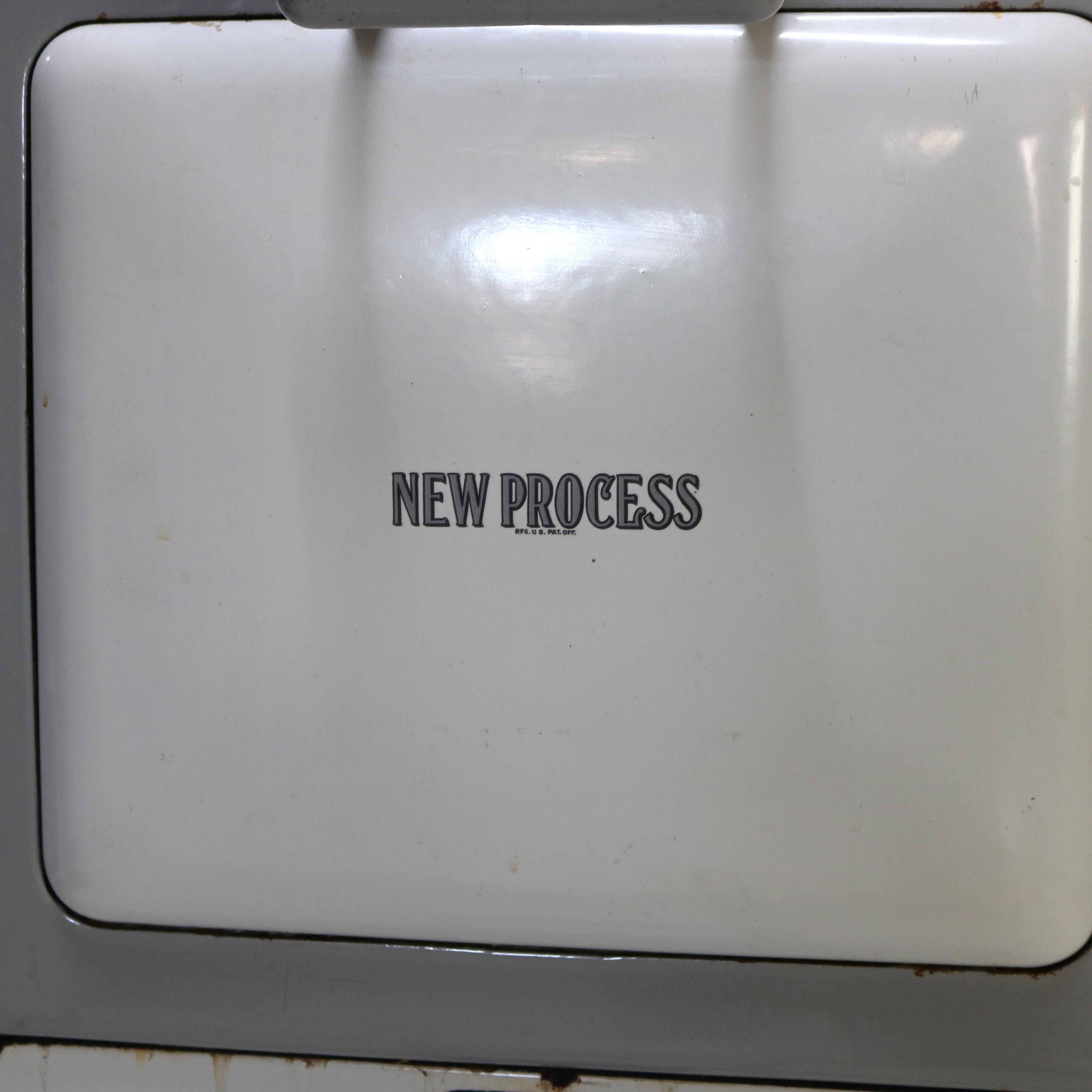Antike Perfection Stove Co. New Process Emaillierter Herd Modell CR-6-42 C1929 im Zustand „Gut“ im Angebot in Big Flats, NY