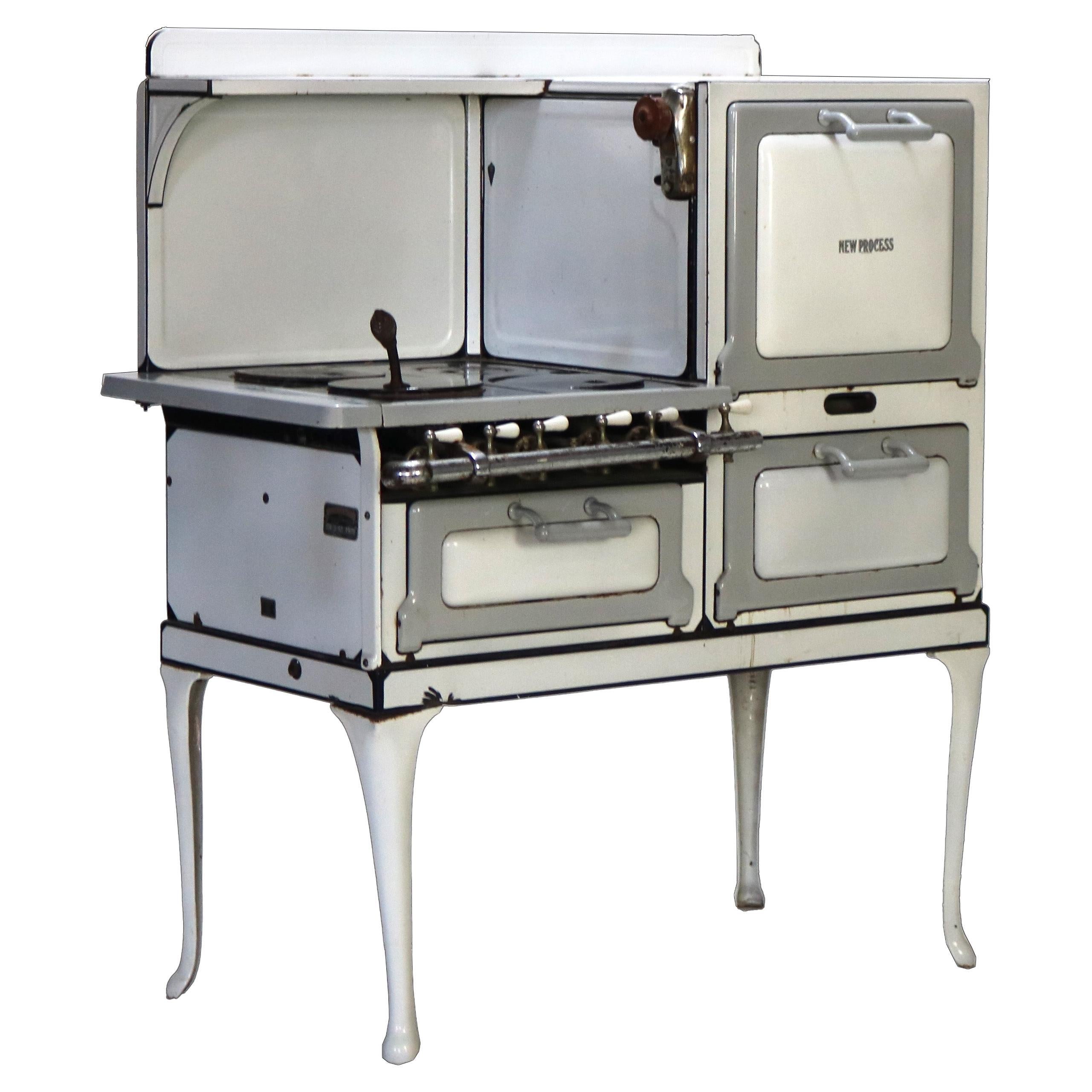 Antique Perfection Stove Co. New Process Enameled Stove Model CR-6-42 C1929