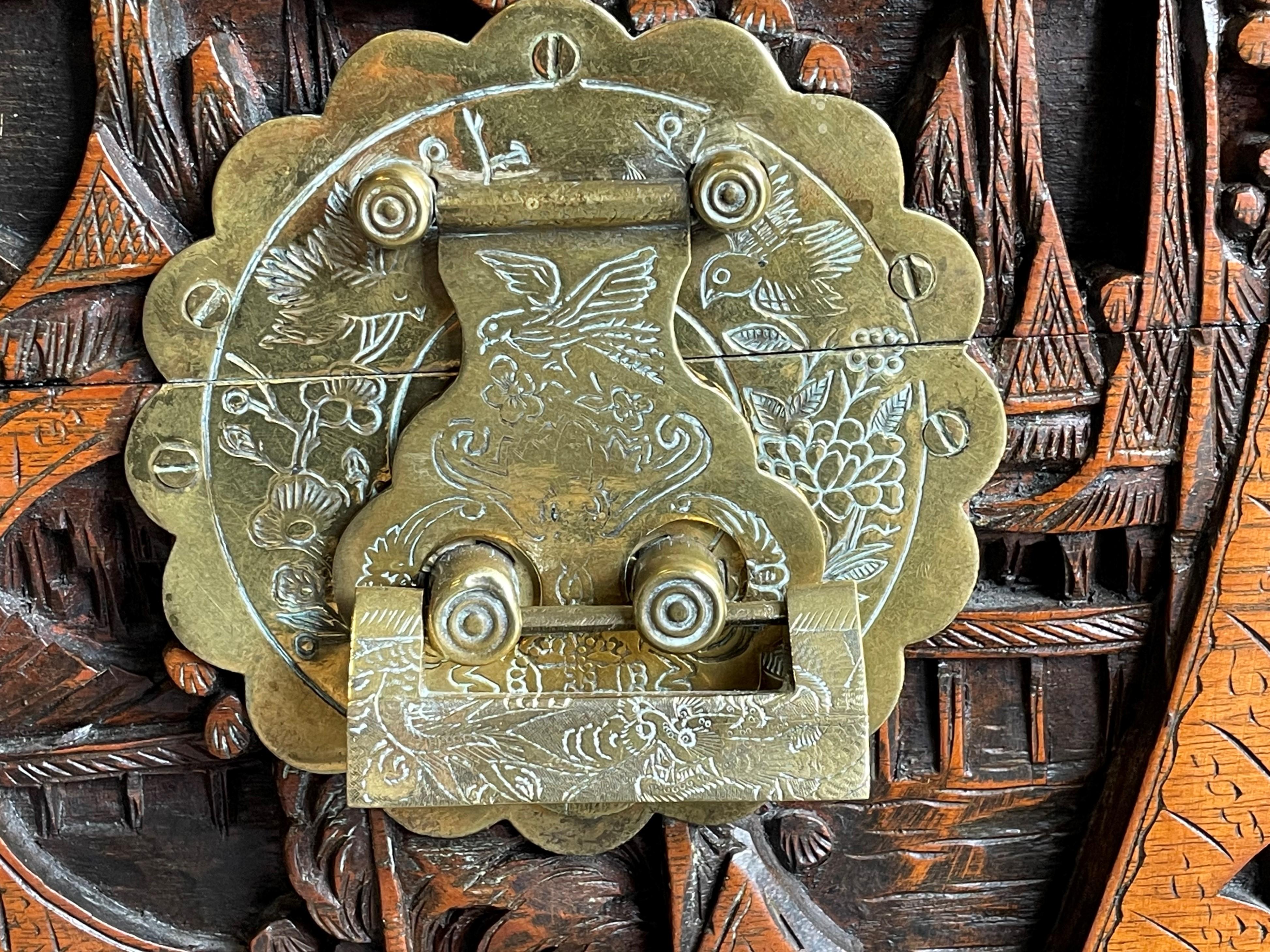 Antique & Perfectly Hand Carved Teakwood Chinese Blanket Chest w. Boat Sculpture In Good Condition In Lisse, NL