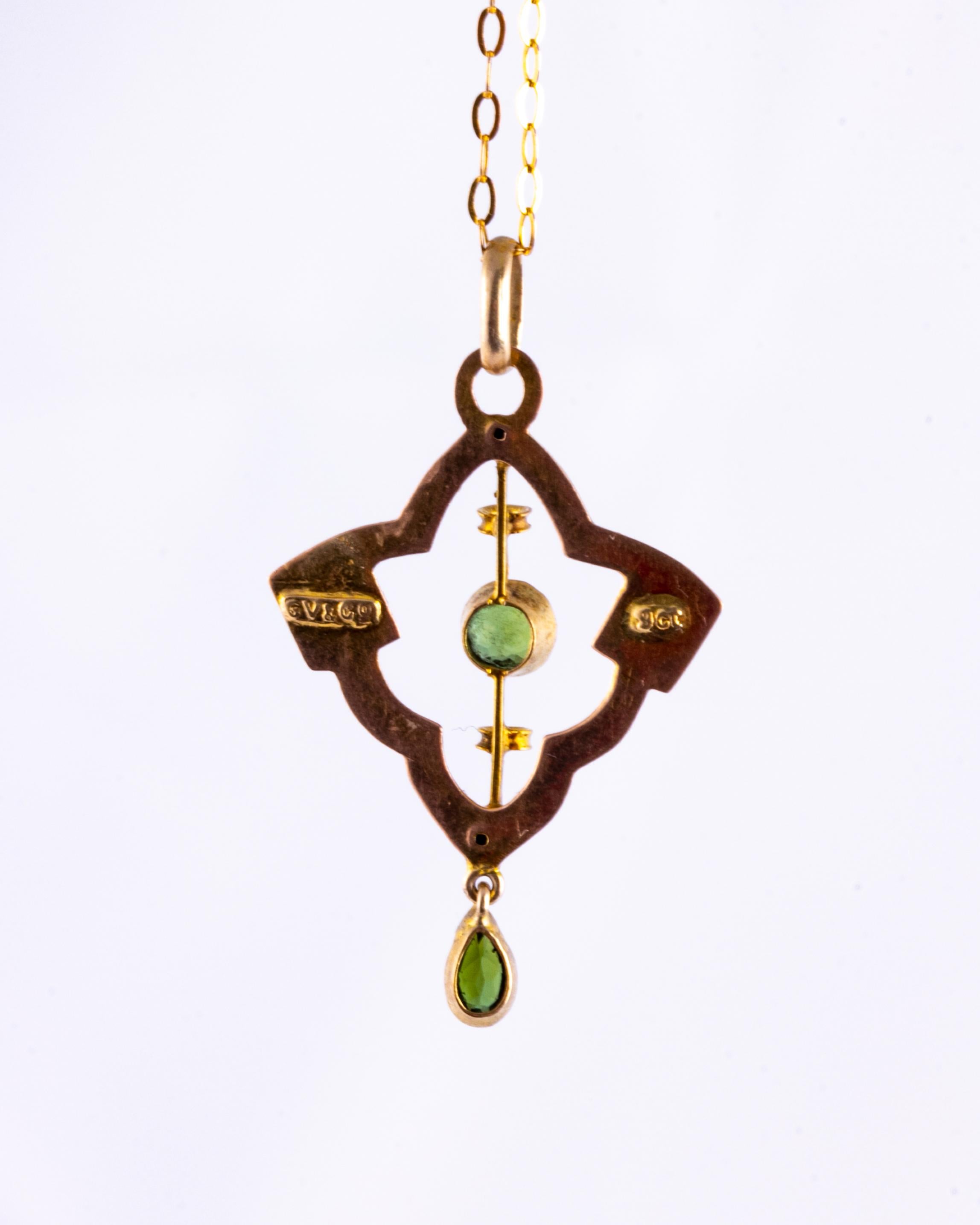 Art Deco Antique Peridot and 9 Carat Gold Pendant and Chain