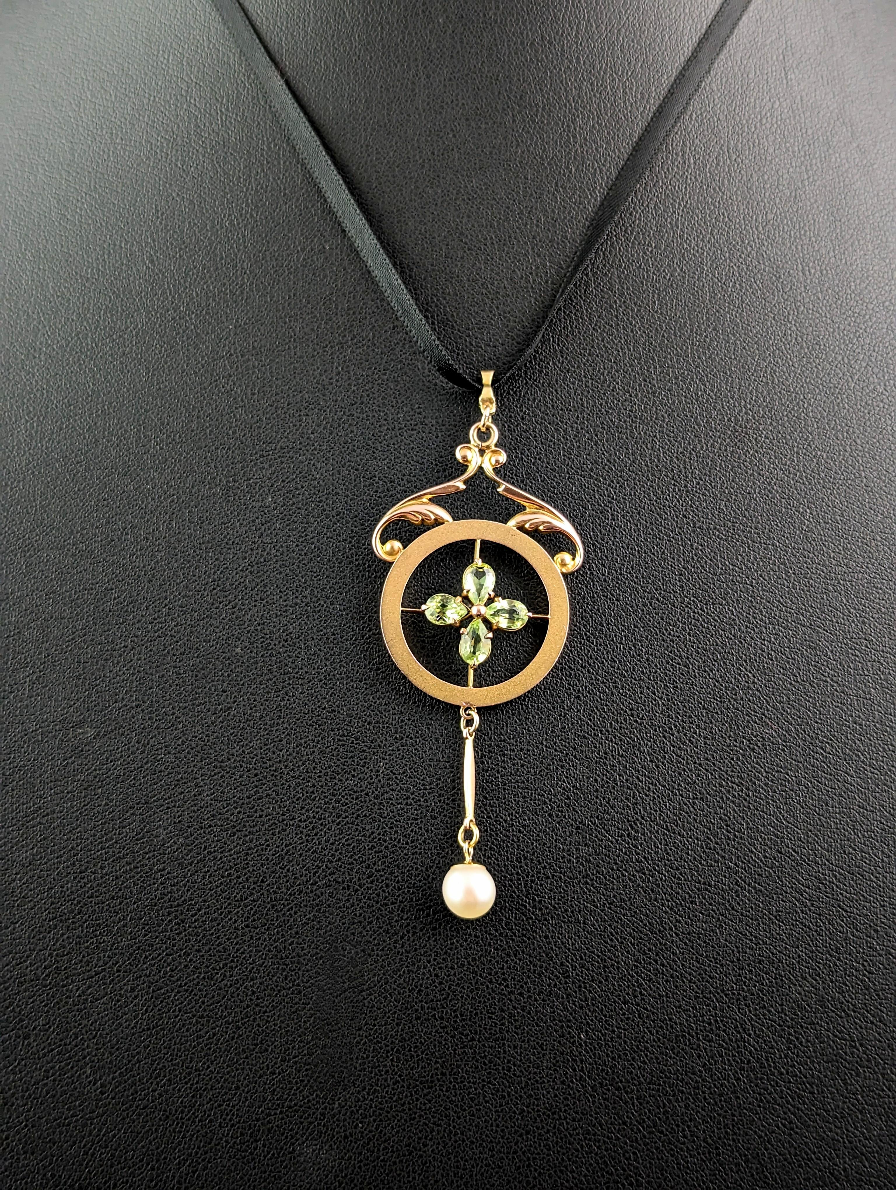 Antique Peridot and Pearl drop pendant, 9k gold, Art Nouveau  6