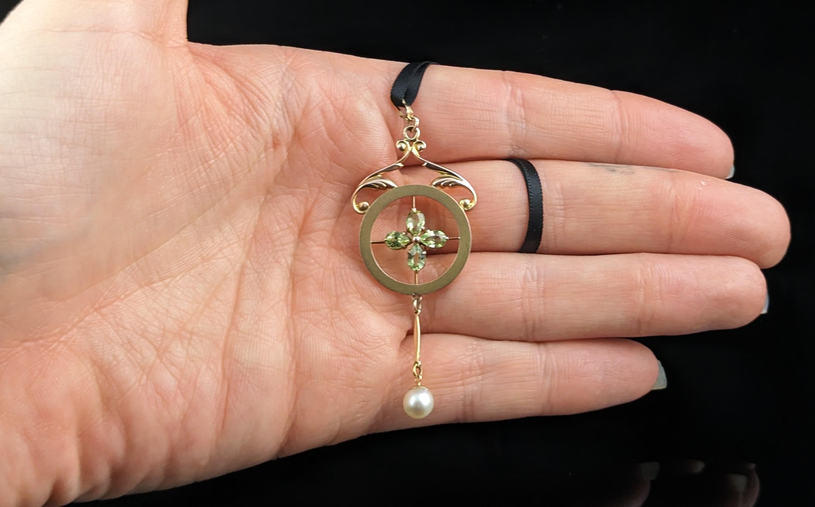 Antique Peridot and Pearl drop pendant, 9k gold, Art Nouveau  11