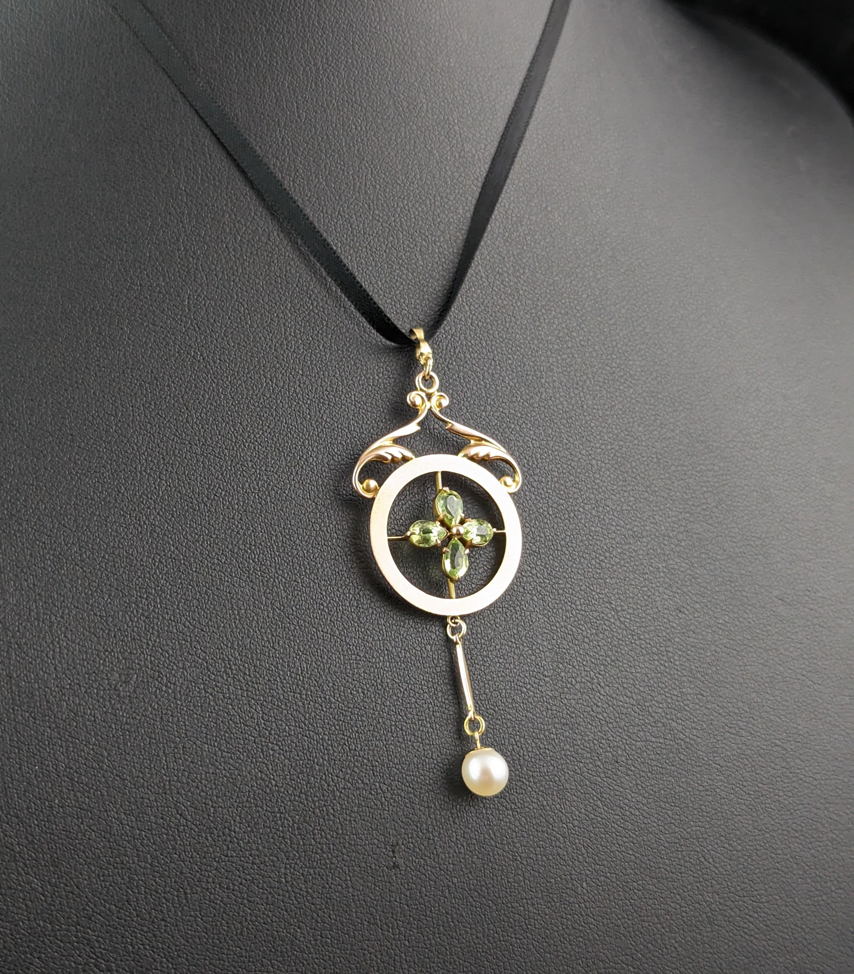 Antique Peridot and Pearl drop pendant, 9k gold, Art Nouveau  1