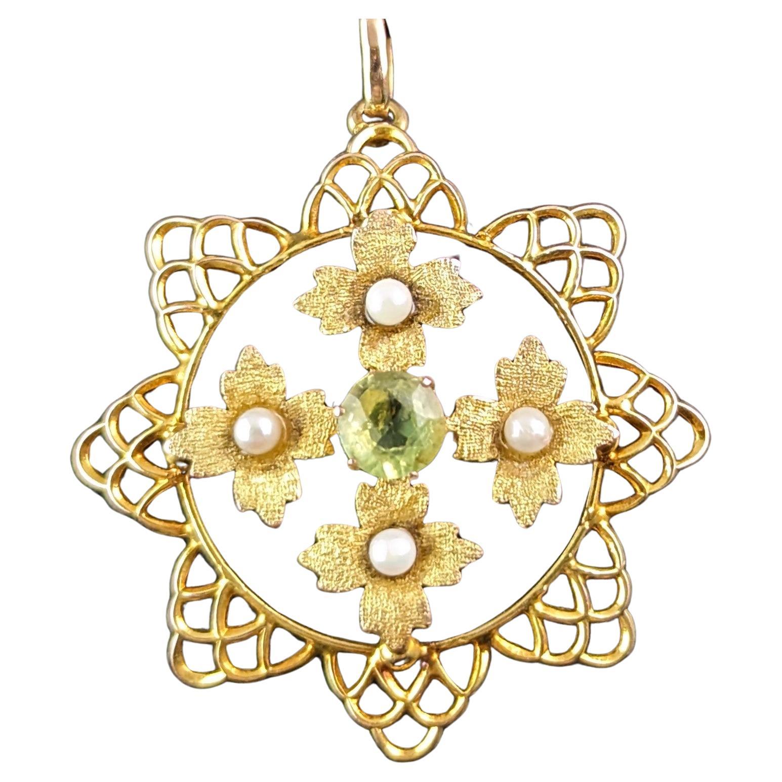 Antique Peridot and Pearl flower pendant, 9k yellow gold, Edwardian  For Sale
