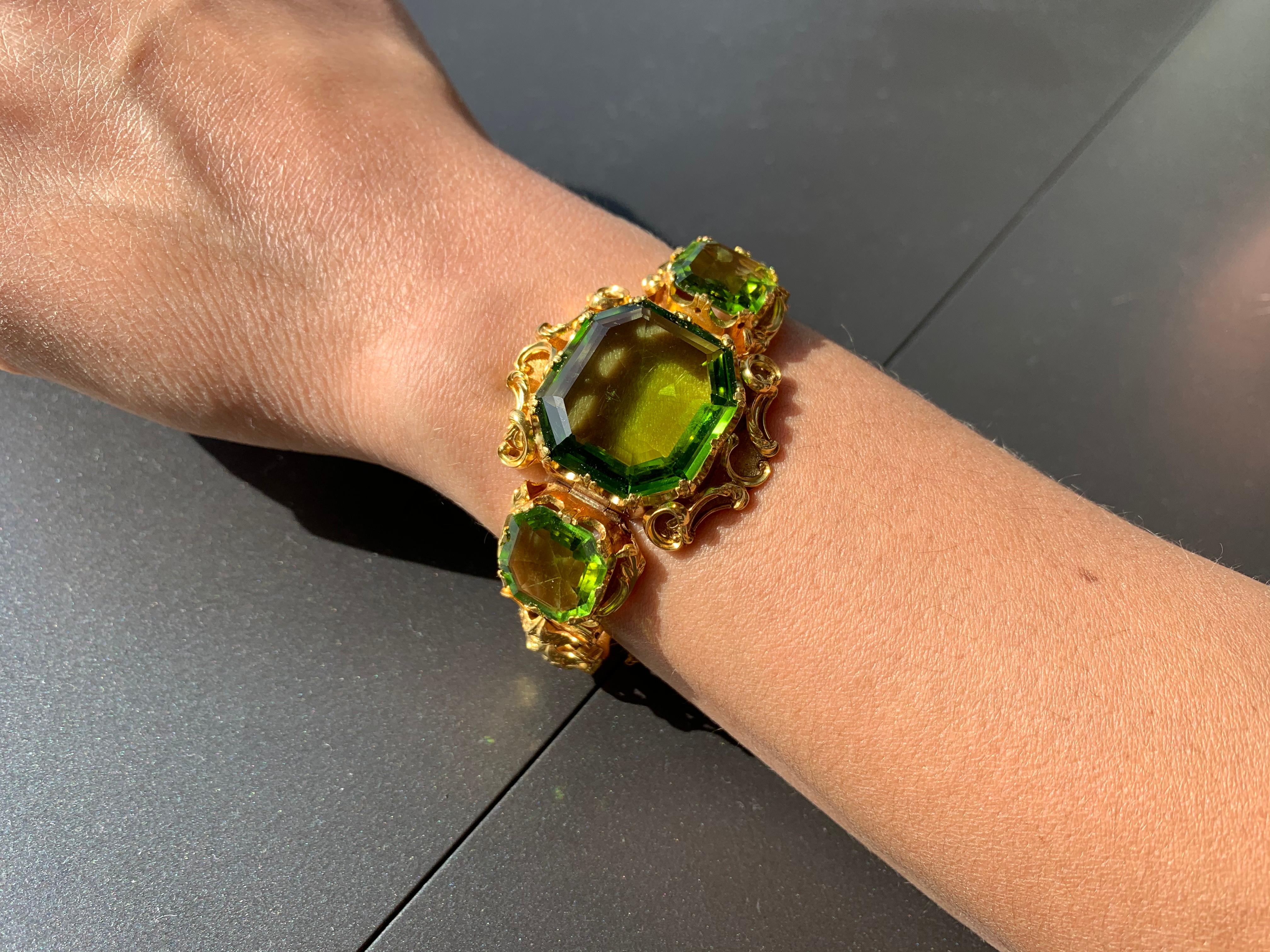Antique Peridot Gold Bracelet In Excellent Condition In New York, NY