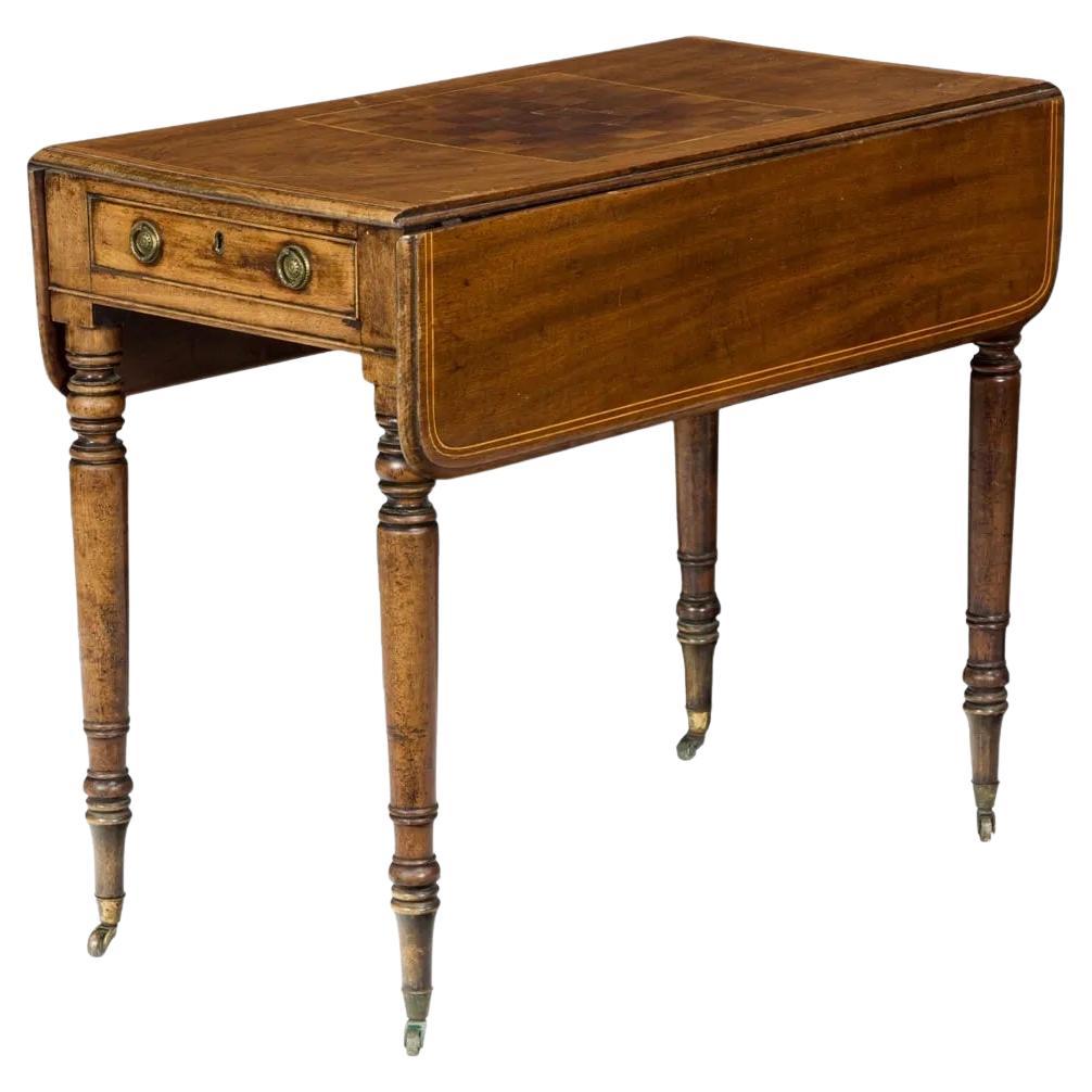 Antiker englischer Regency-Spieltisch aus Mahagoni mit Intarsien aus der Regency-Periode, um 1800 im Angebot
