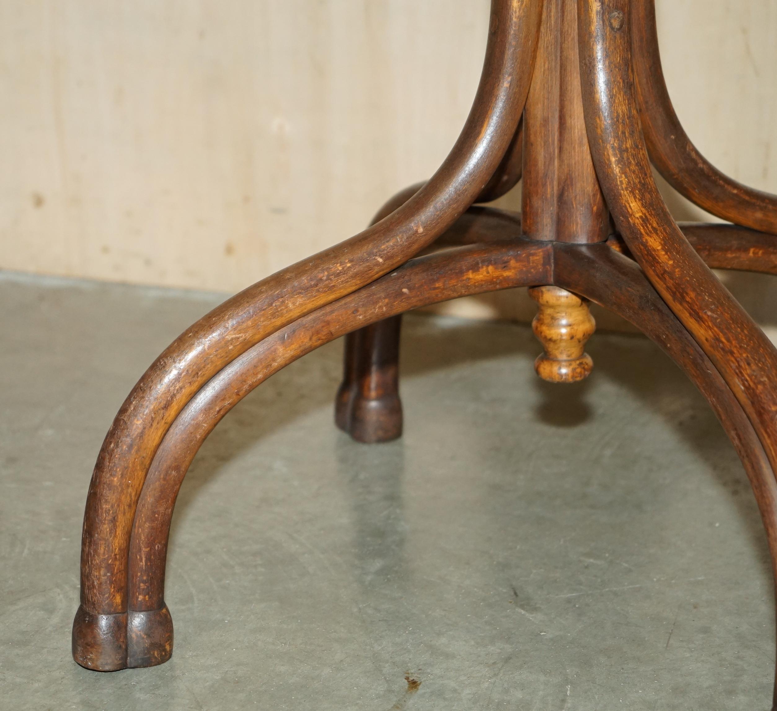 Fine XIX secolo ANTICO PORTACOTTE IN LEGNO TARDO VITTORIANO CON TIMBRO DI TONET del 1880 in vendita