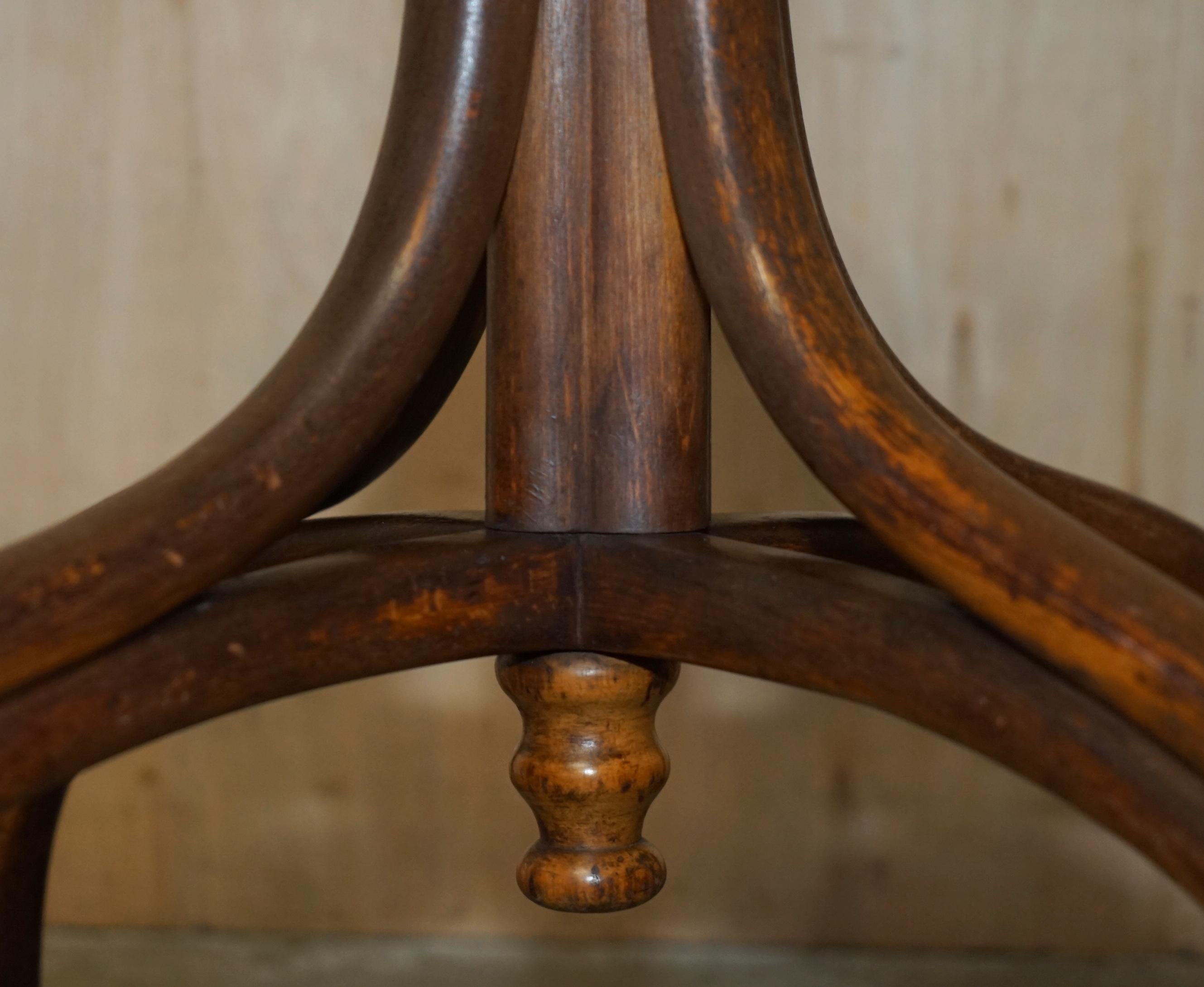 ANTICO PORTACOTTE IN LEGNO TARDO VITTORIANO CON TIMBRO DI TONET del 1880 in vendita 1