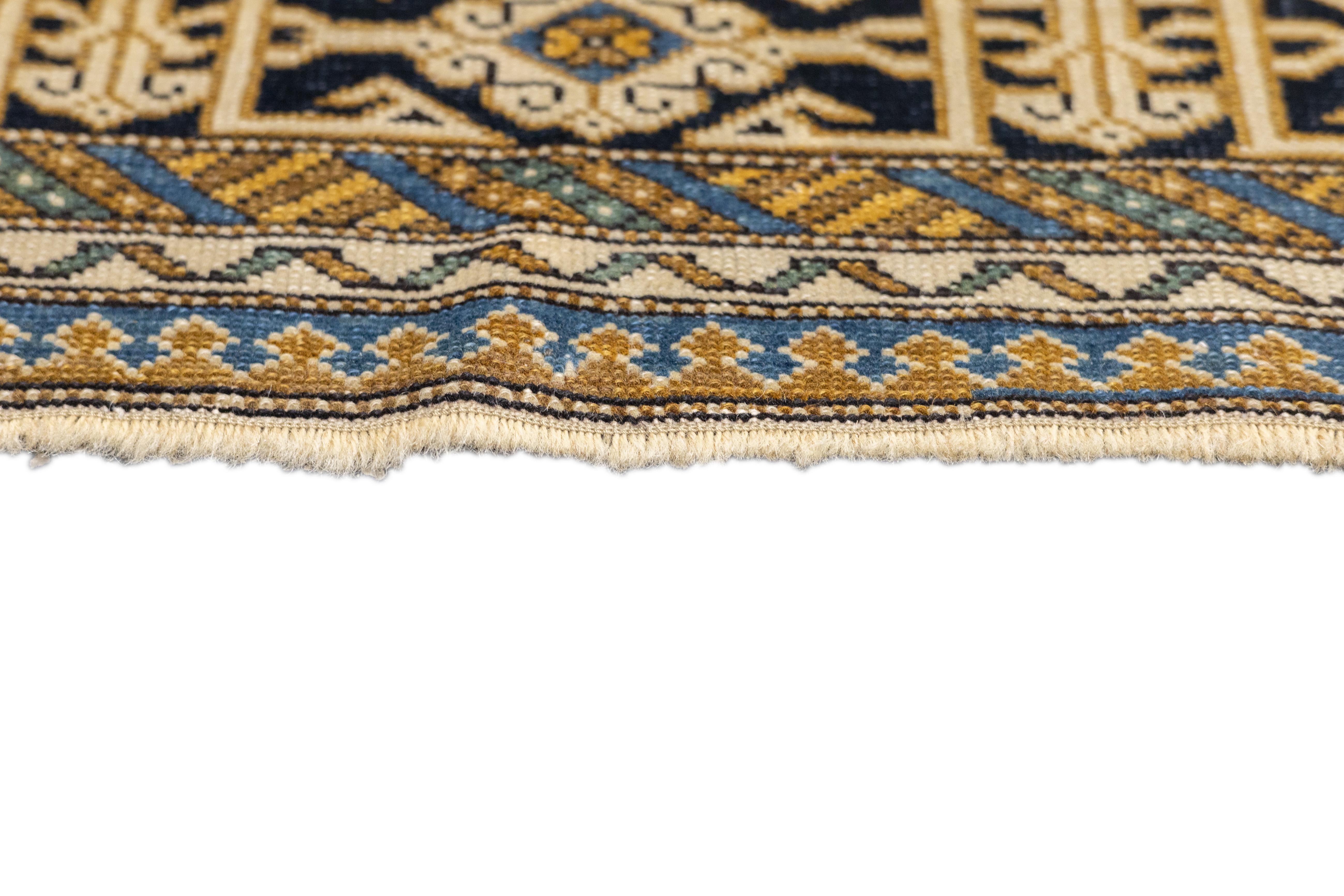 Tapis Perpedil ancien 3'6'' x 4'6'' Bon état - En vente à New York, NY