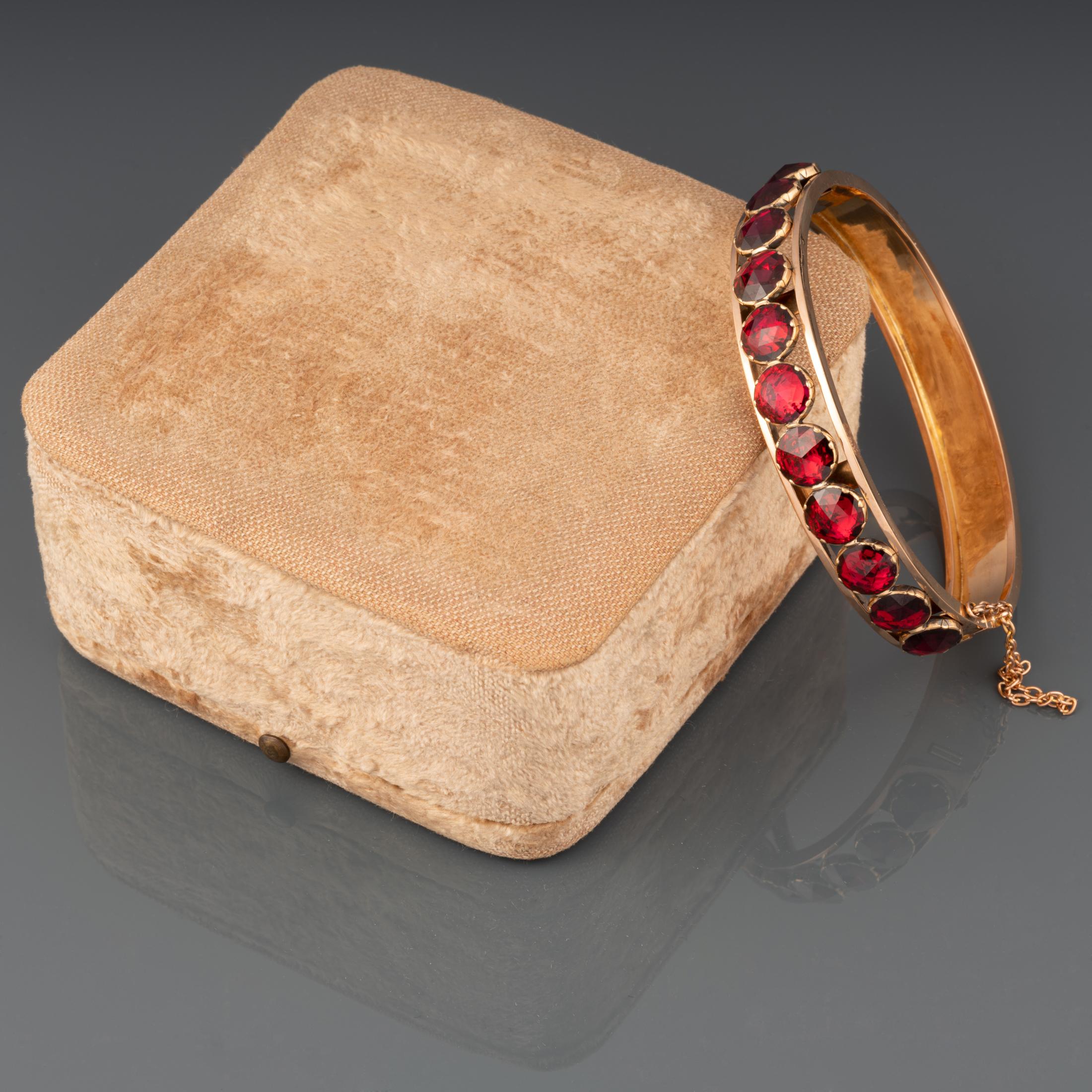 Antikes Perpignan-Armband aus Gold und Granaten Damen im Angebot