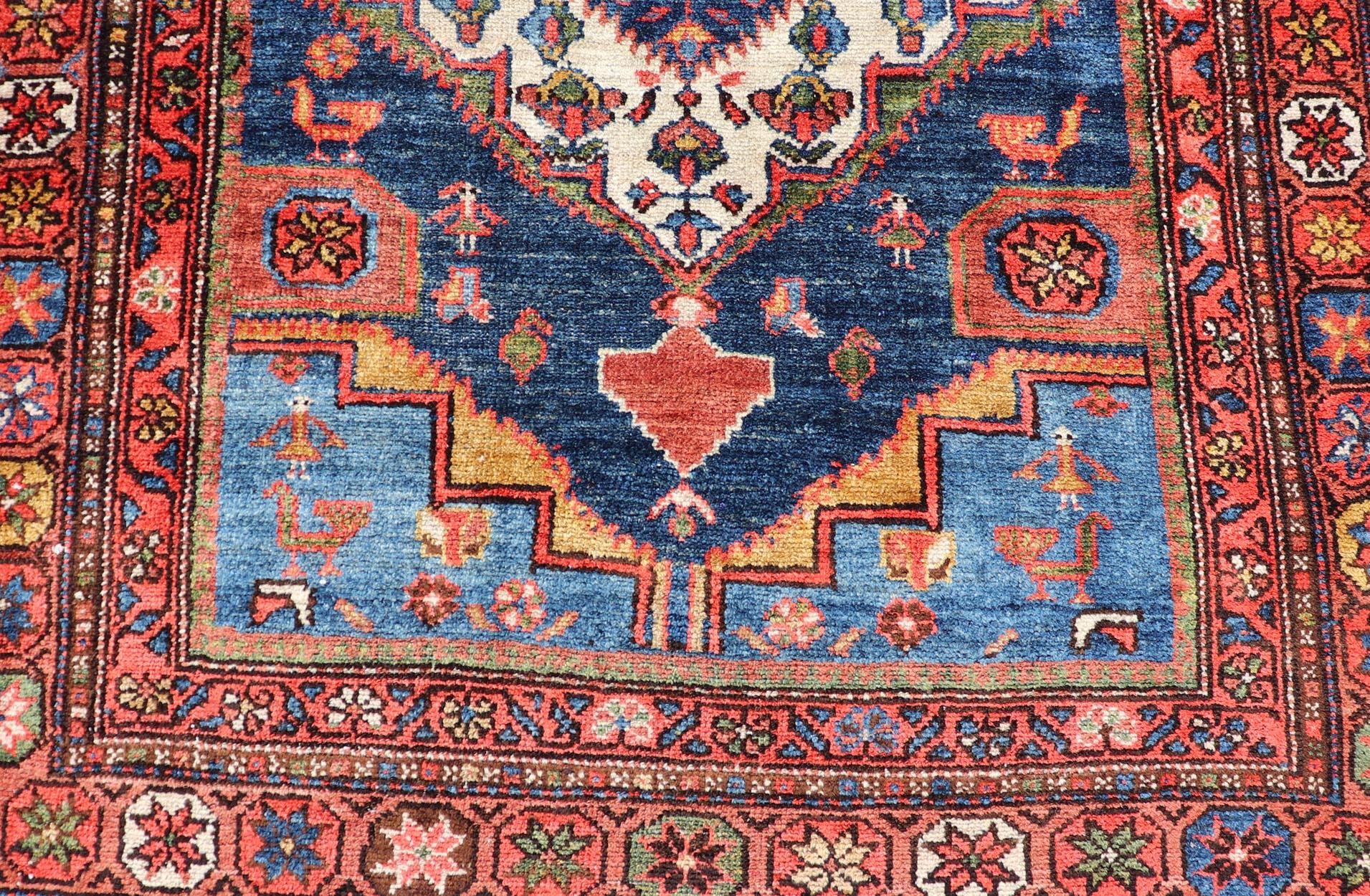 Antiker Persain Nahavand Teppich mit subgeometrischem Medaillon in Marineblau 4'1