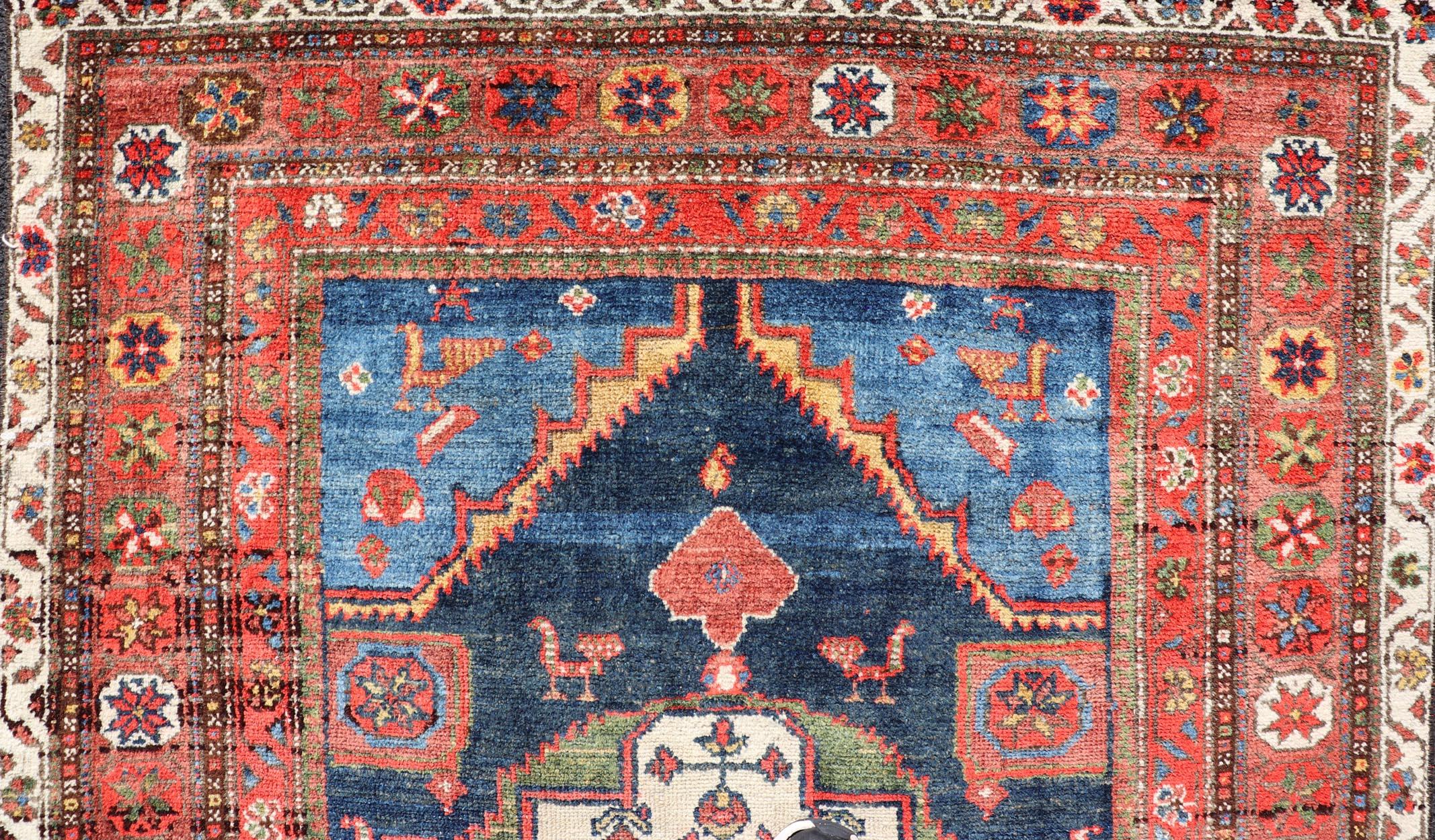 Antiker Persain Nahavand Teppich mit subgeometrischem Medaillon in Marineblau 4'1