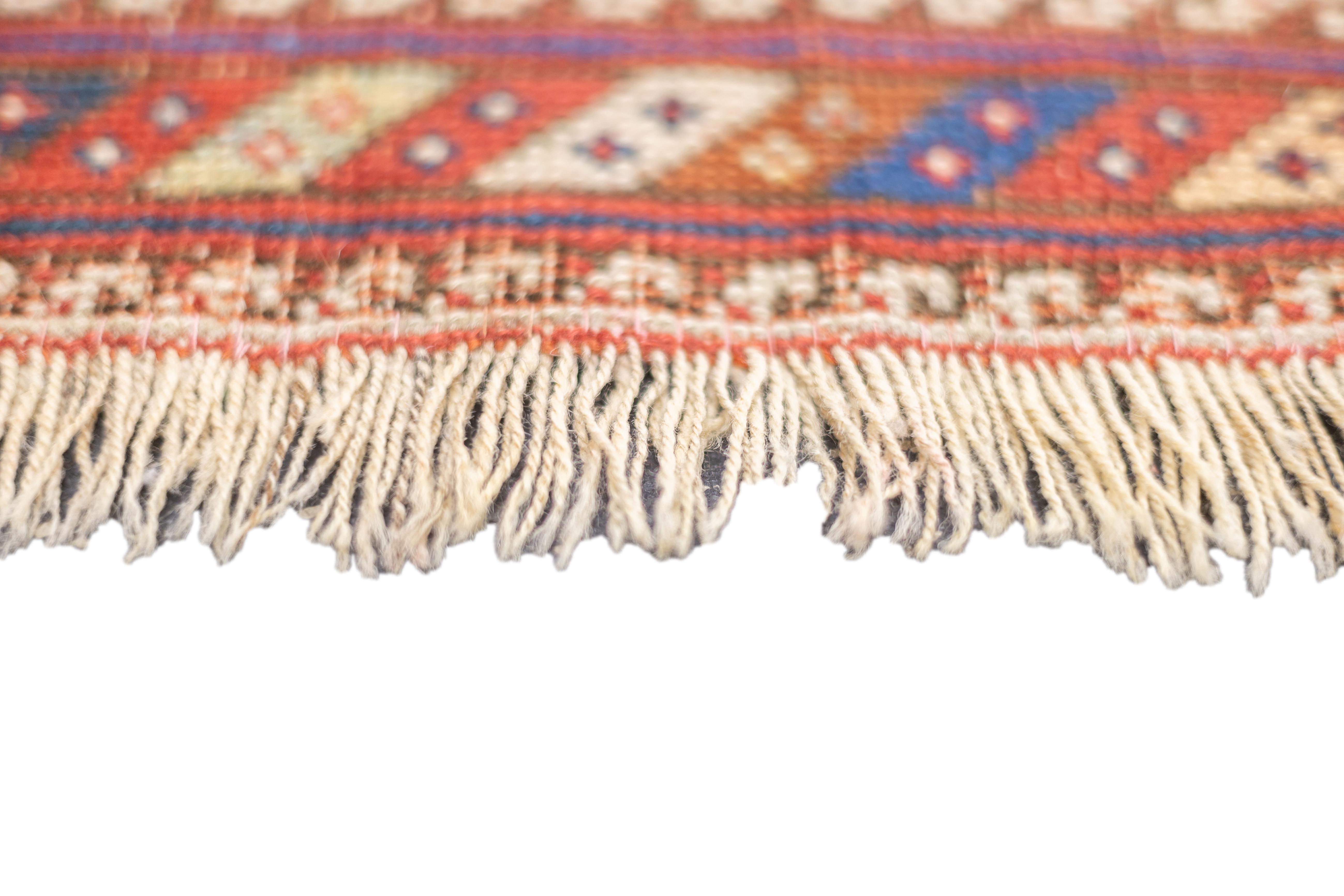 Antiker persischer Afshar-Teppich 4'2'' x 5'1'' im Zustand „Gut“ im Angebot in New York, NY