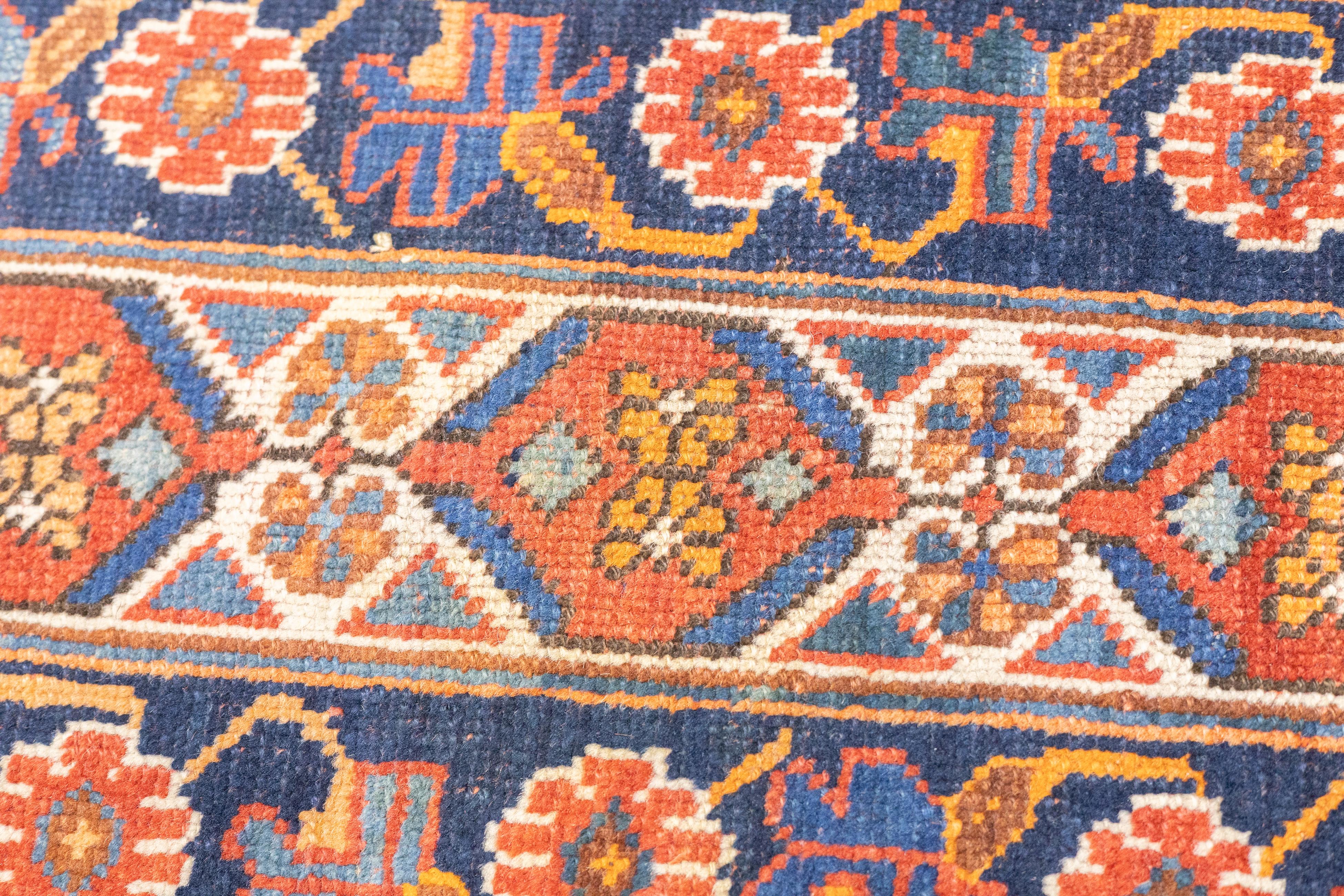 Noué à la main Tapis persan ancien Afshar 4'4'' x 6'4'' en vente