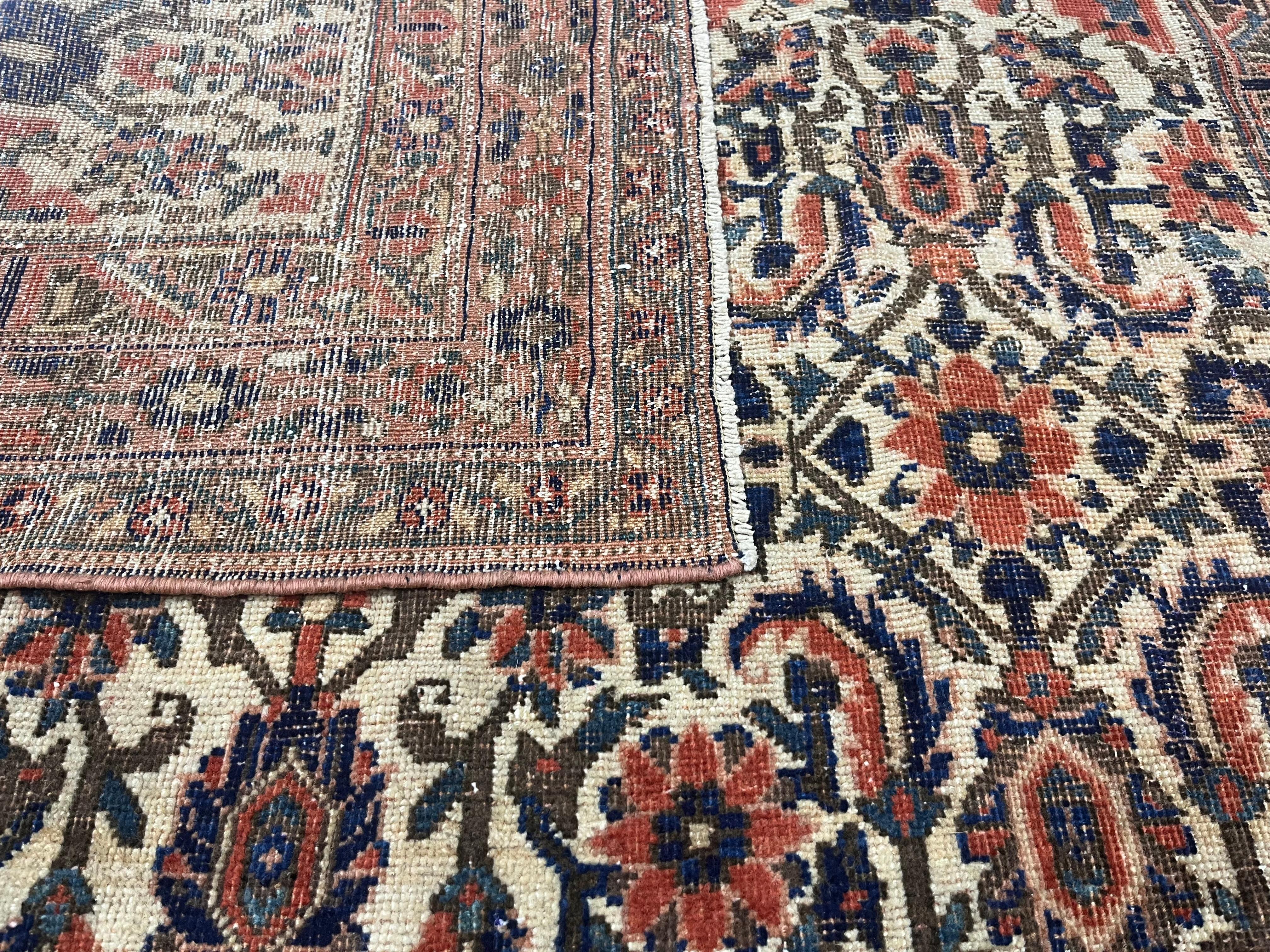 Antiker persischer Afshar-Teppich 4'7