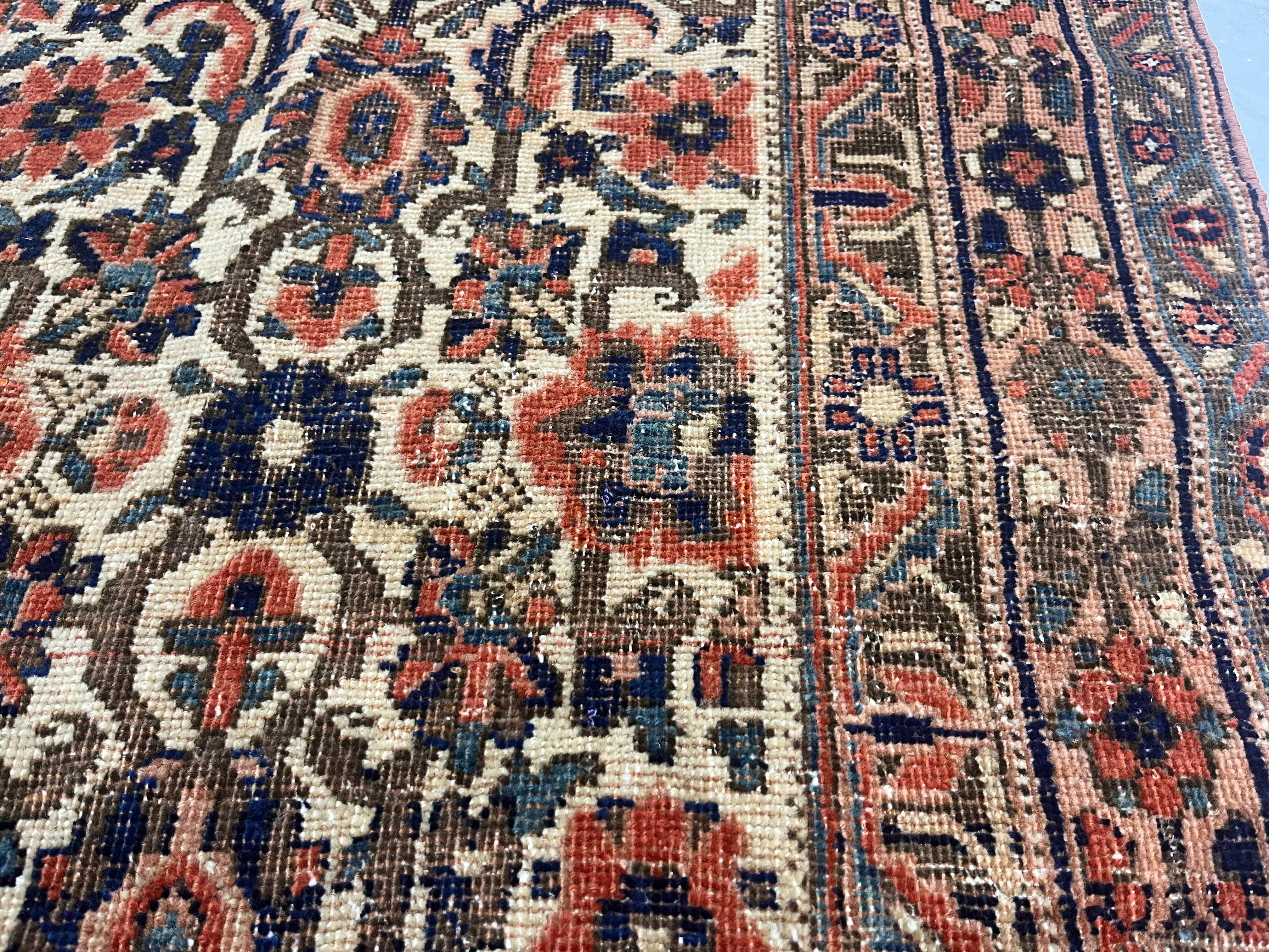 Antiker persischer Afshar-Teppich 4'7