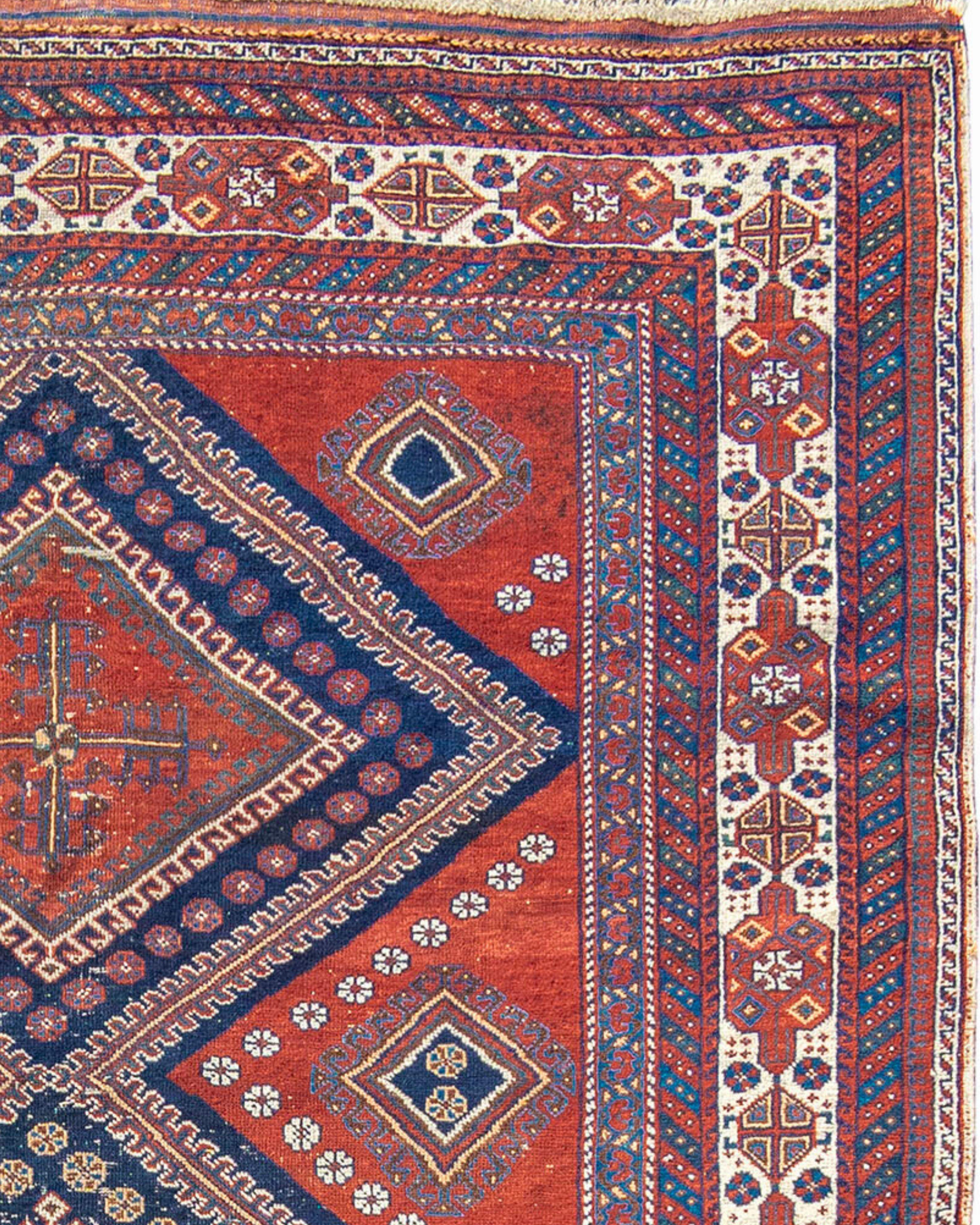 Antiker persischer Afshar-Teppich, um 1900

Zusätzliche Informationen:
Abmessungen: 4'6