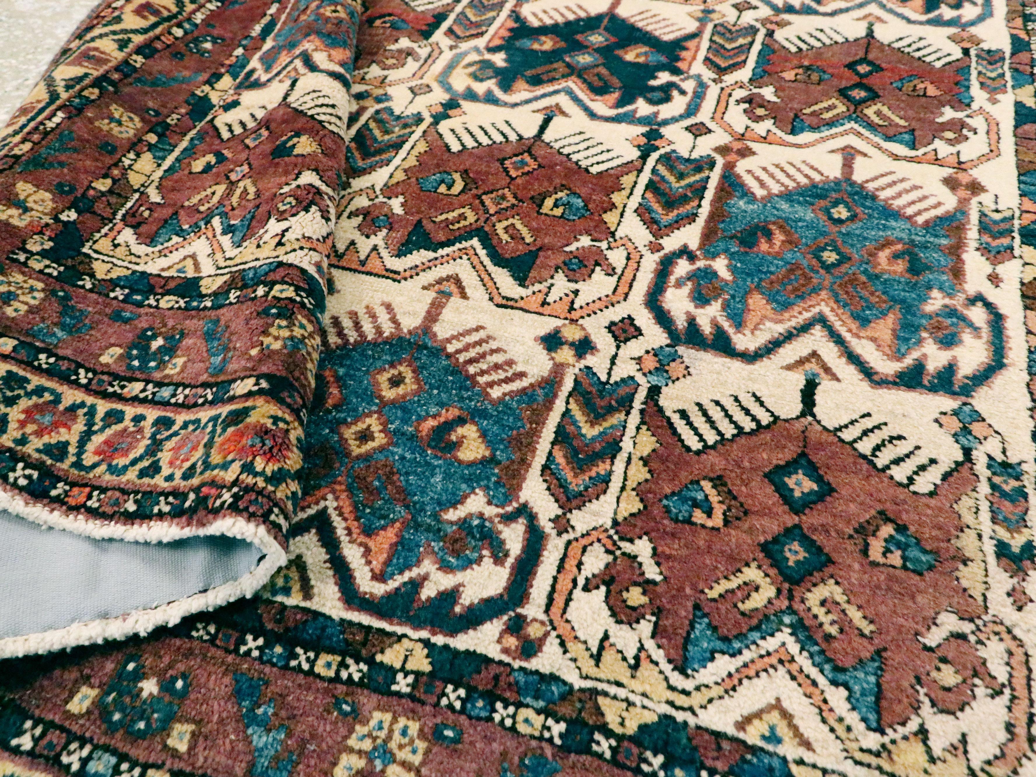 Antiker persischer Afshar-Teppich im Angebot 1