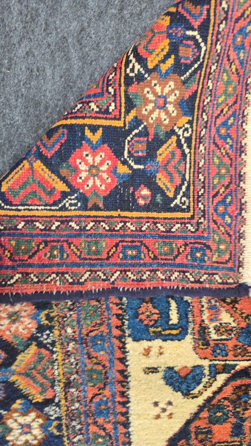 Antiker persischer Afshar-Stammes-Wollteppich 5.3x7.3 (Handgeknüpft) im Angebot