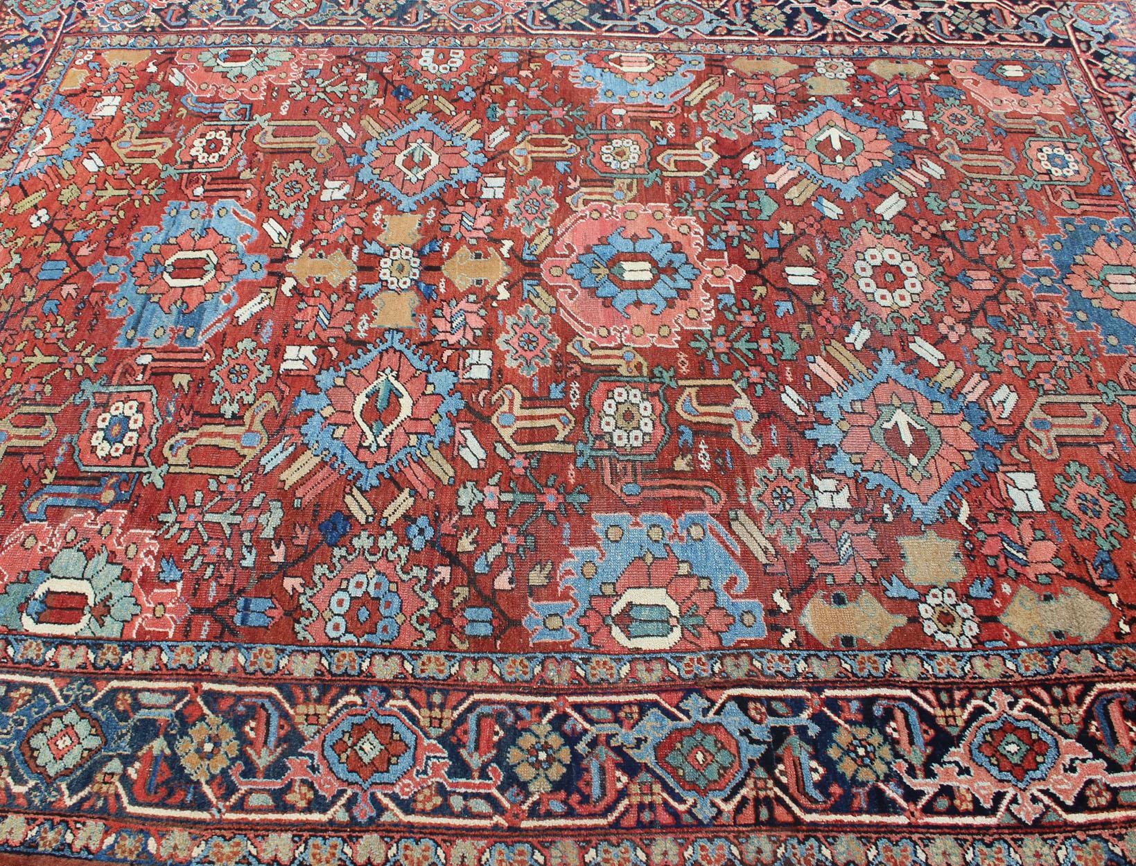Antiker persischer All-Over-Serapi-Heriz-Teppich mit geometrischem All-Over-Design (Handgeknüpft) im Angebot
