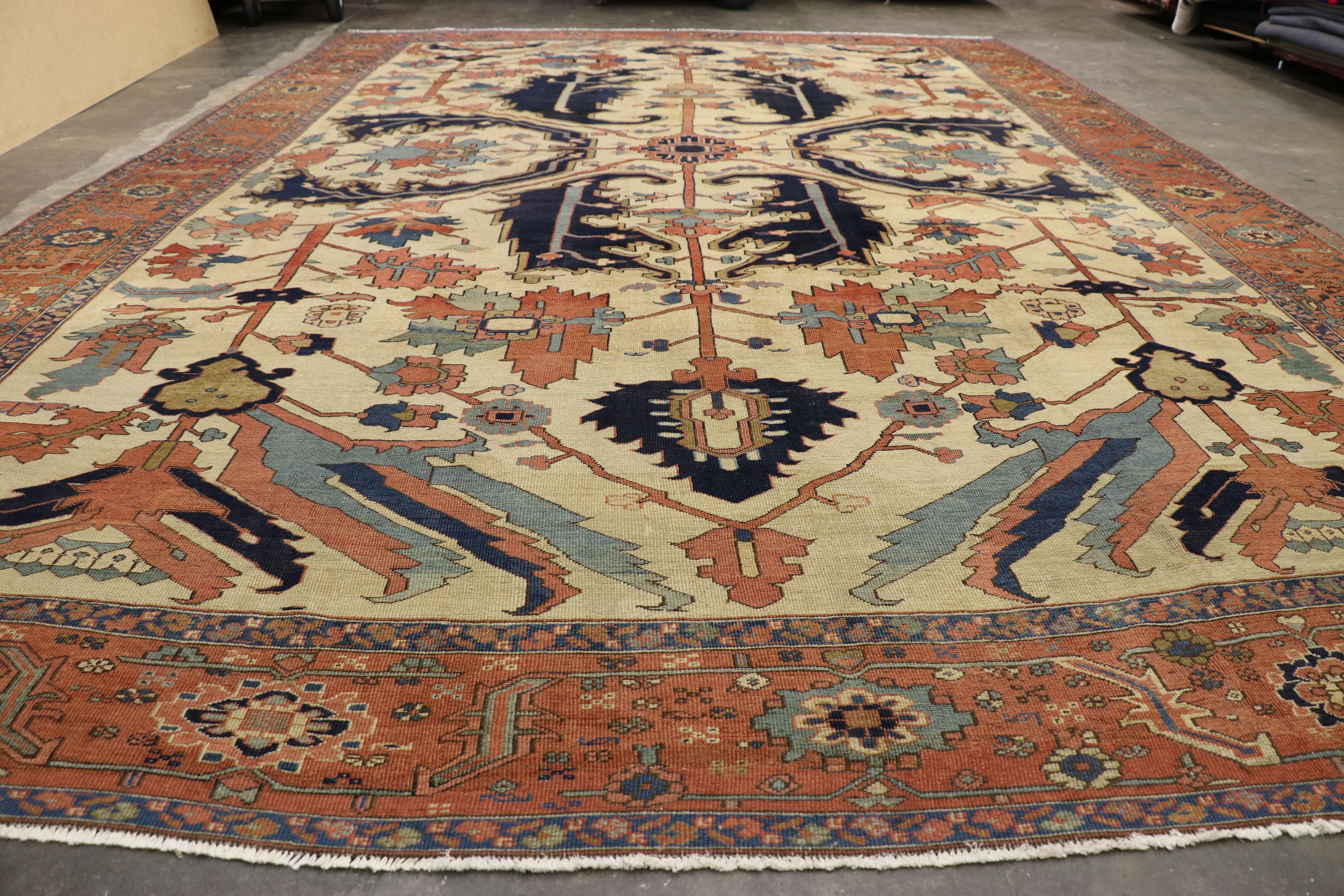 1880s Antique Persian Serapi Rug, Timeless Elegance Meets Relaxed Refinement For Sale 1