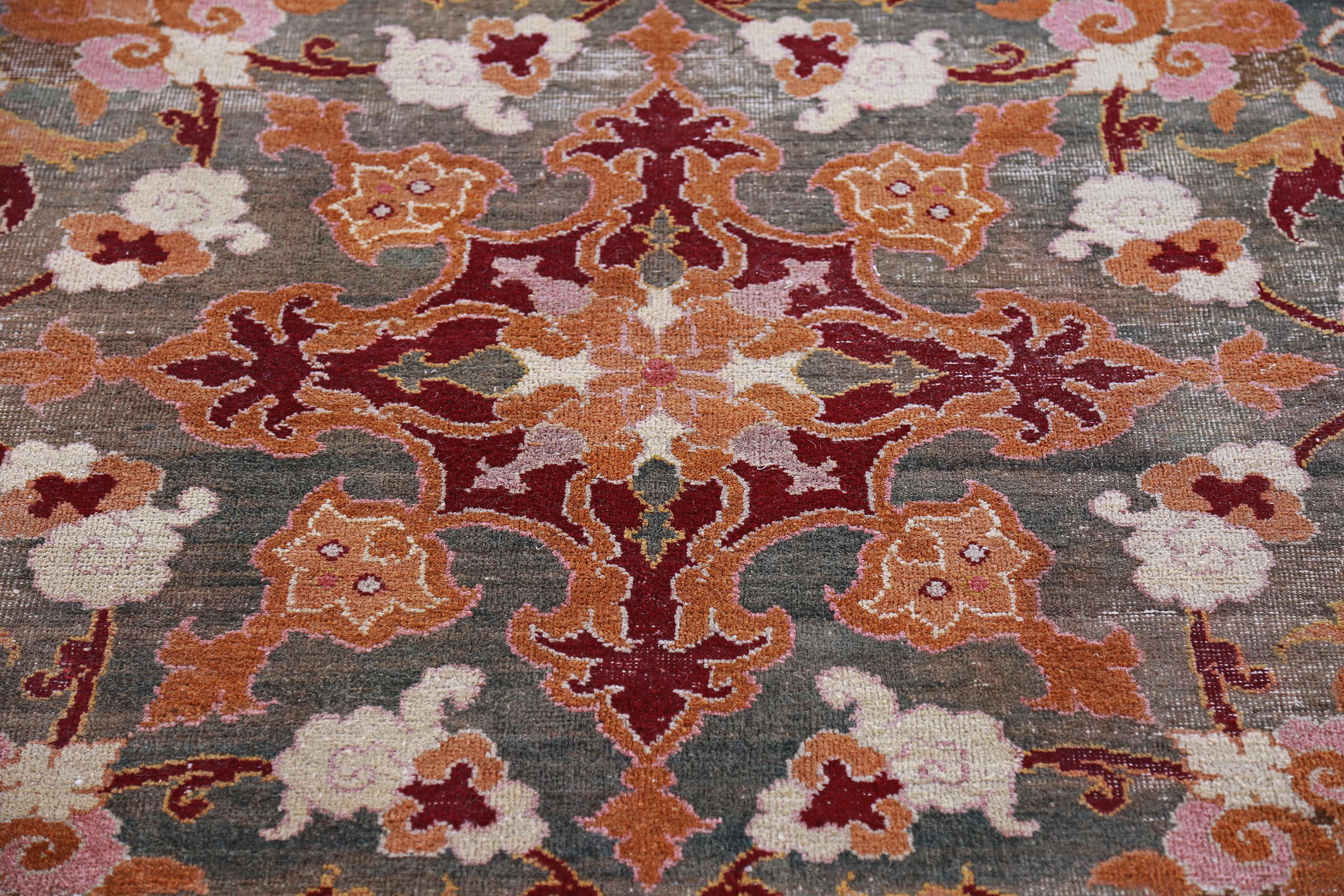 Tissé à la main Tapis persan ancien à motif Agra en vente