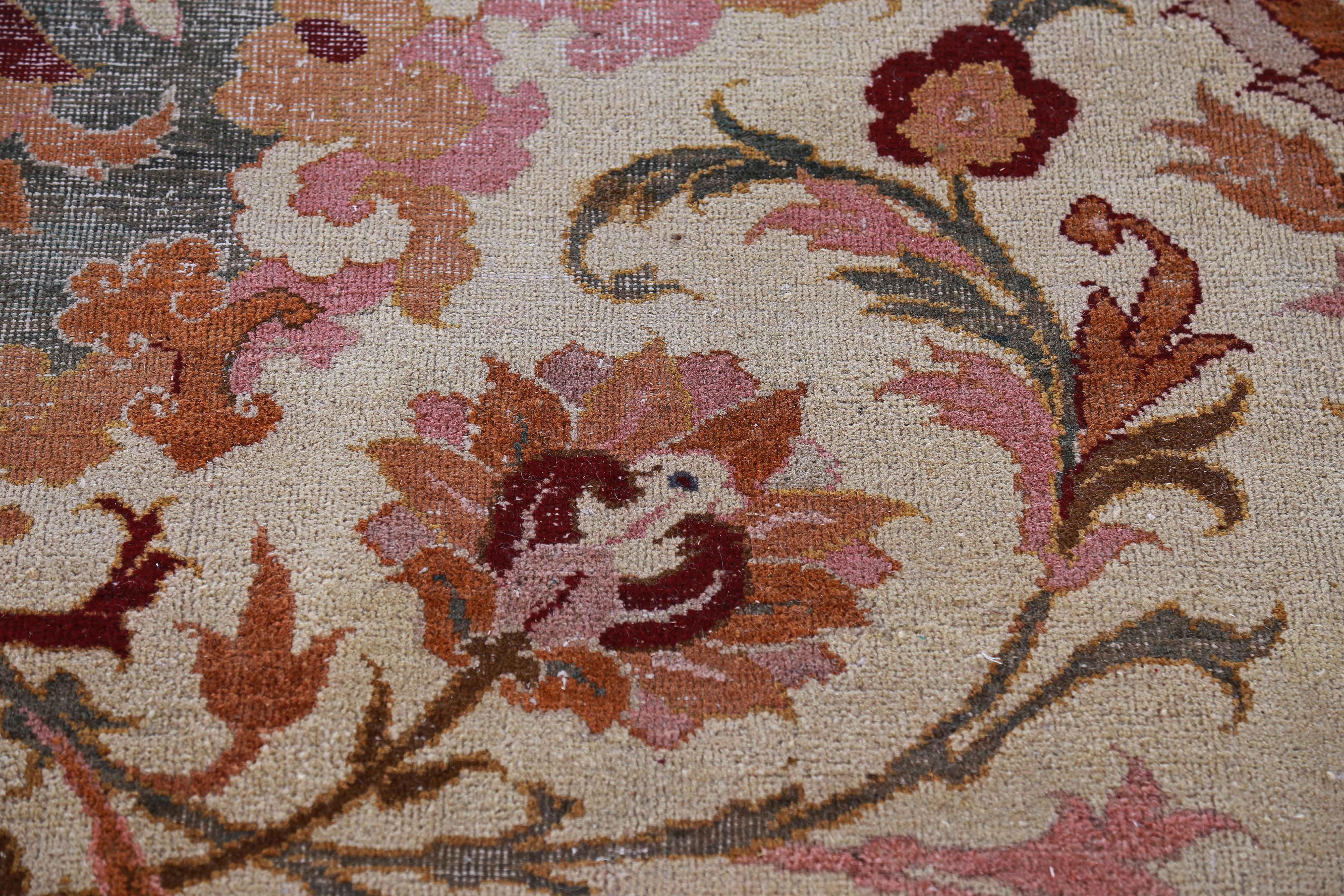 20ième siècle Tapis persan ancien à motif Agra en vente