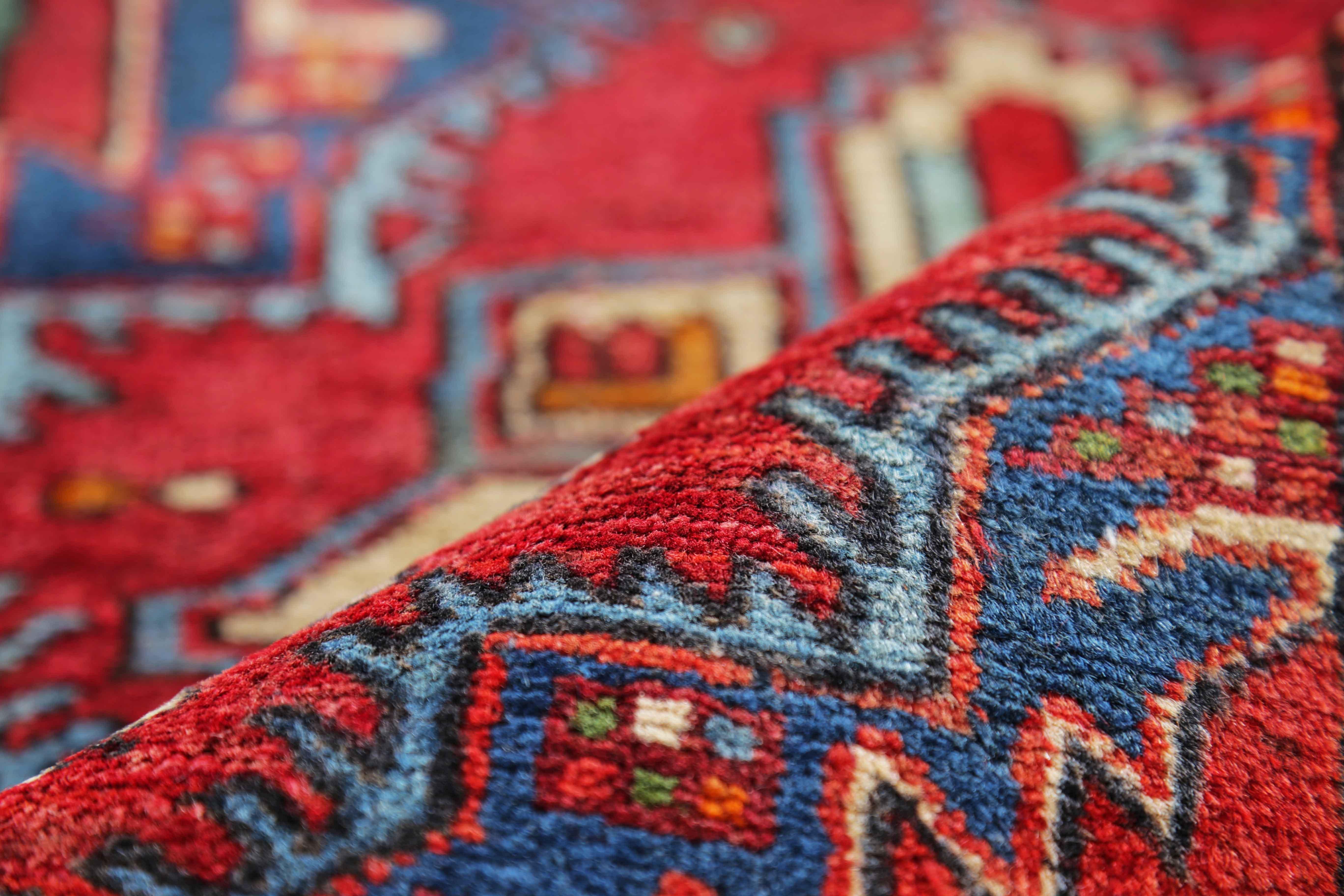 Perse Tapis persan ancien design azerbaïdjan en vente