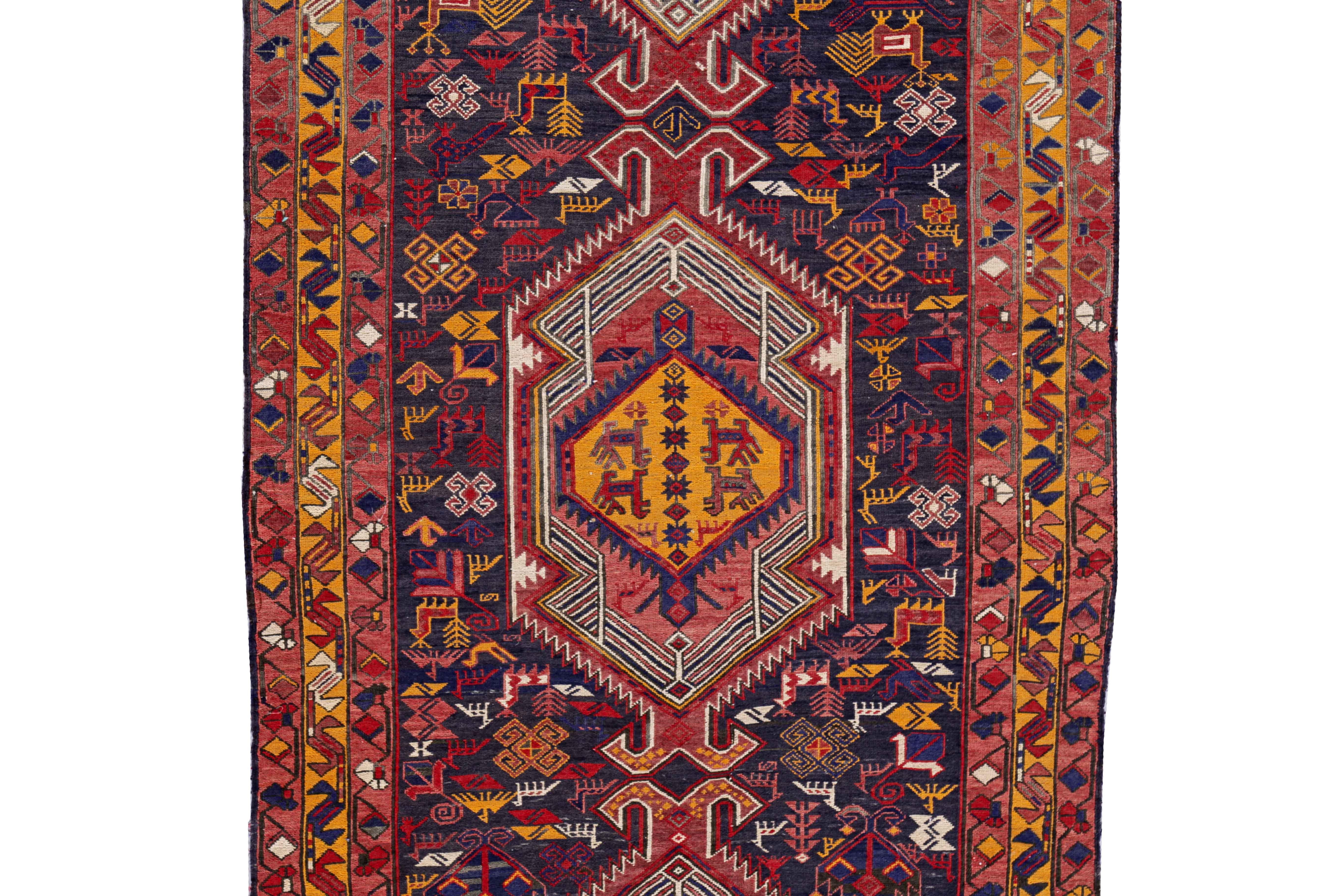 Autre Tapis persan ancien design azerbaïdjan en vente