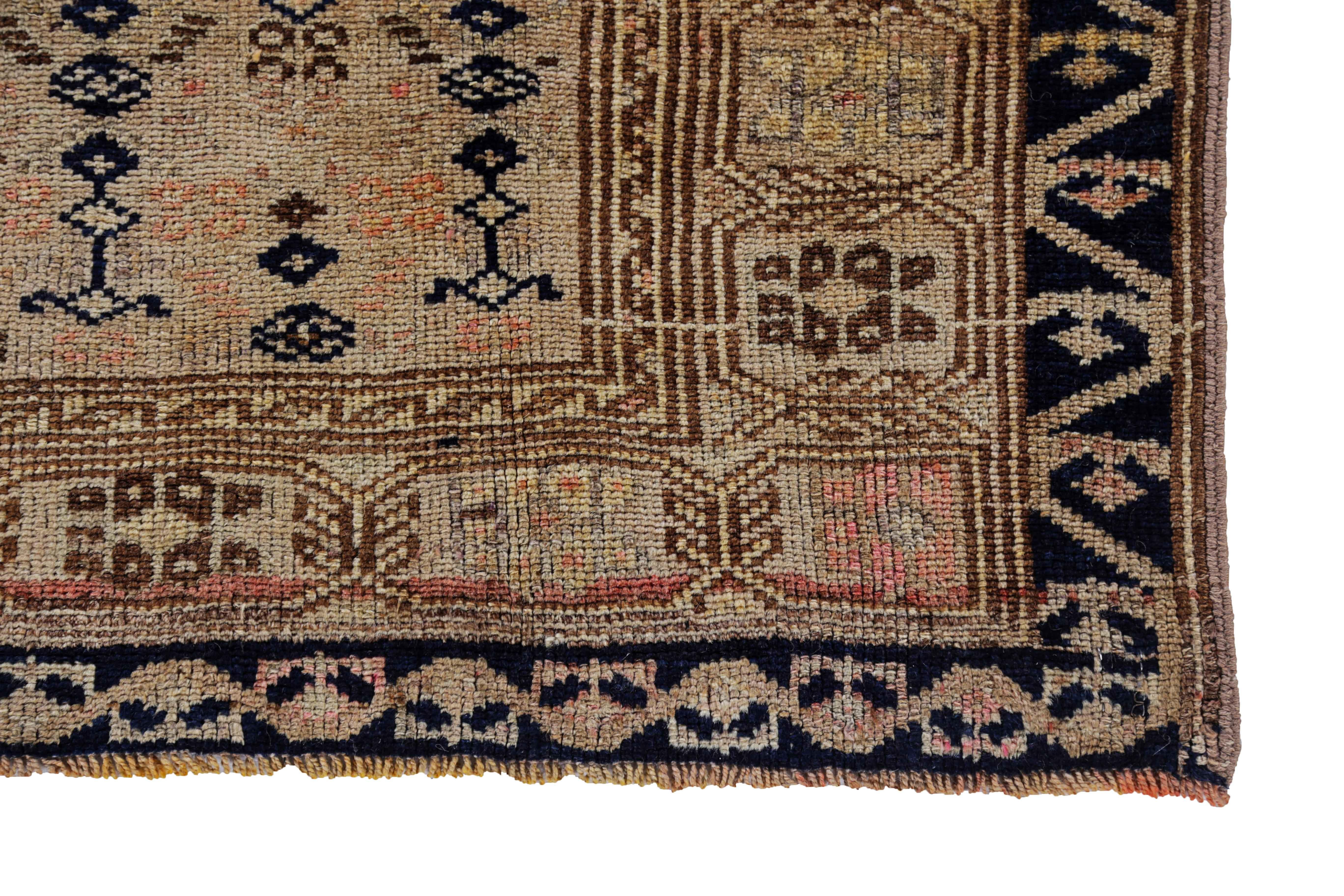 Tissé à la main Tapis persan ancien design azerbaïdjan en vente