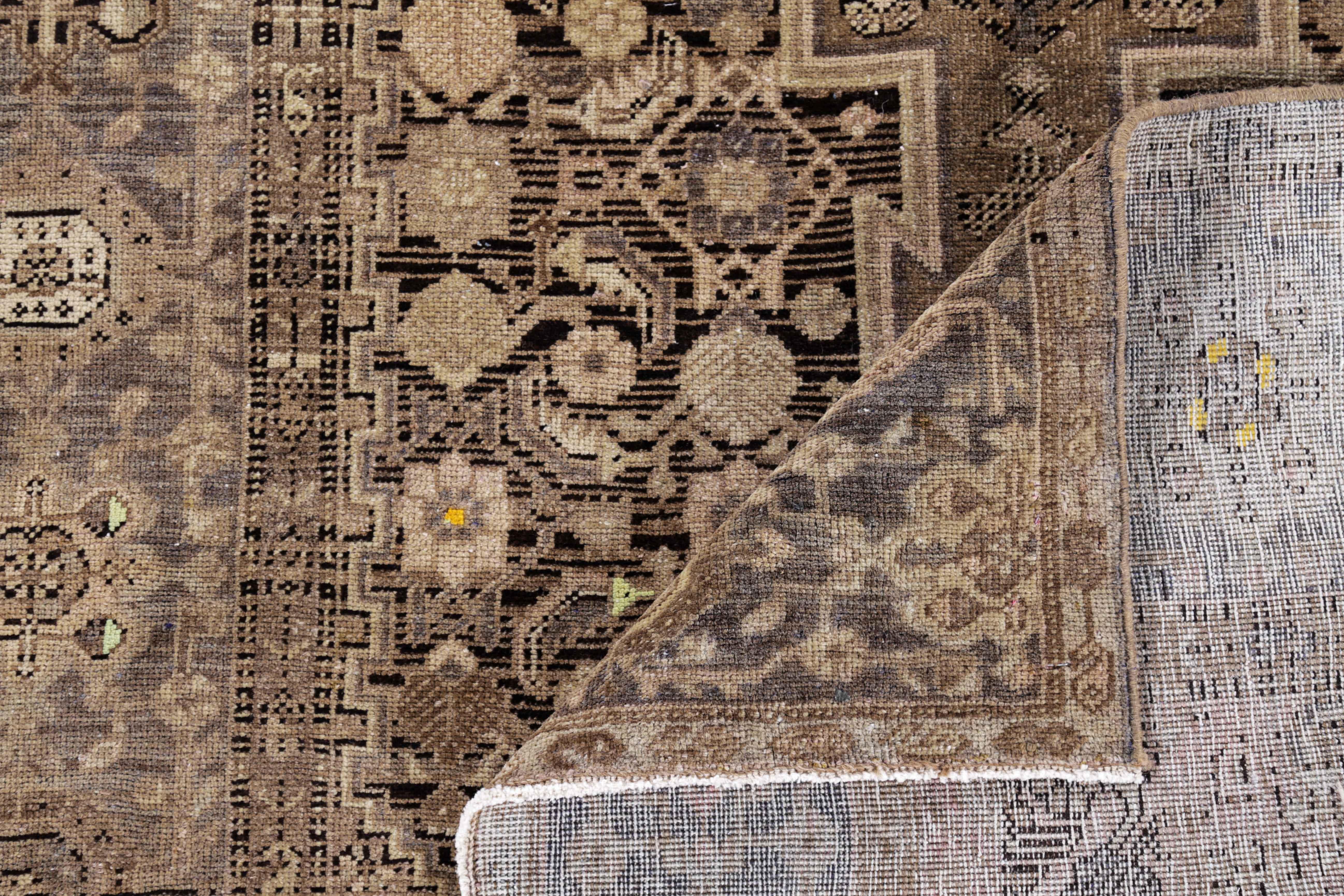 XX secolo Tappeto persiano antico Azerbaijan Design in vendita