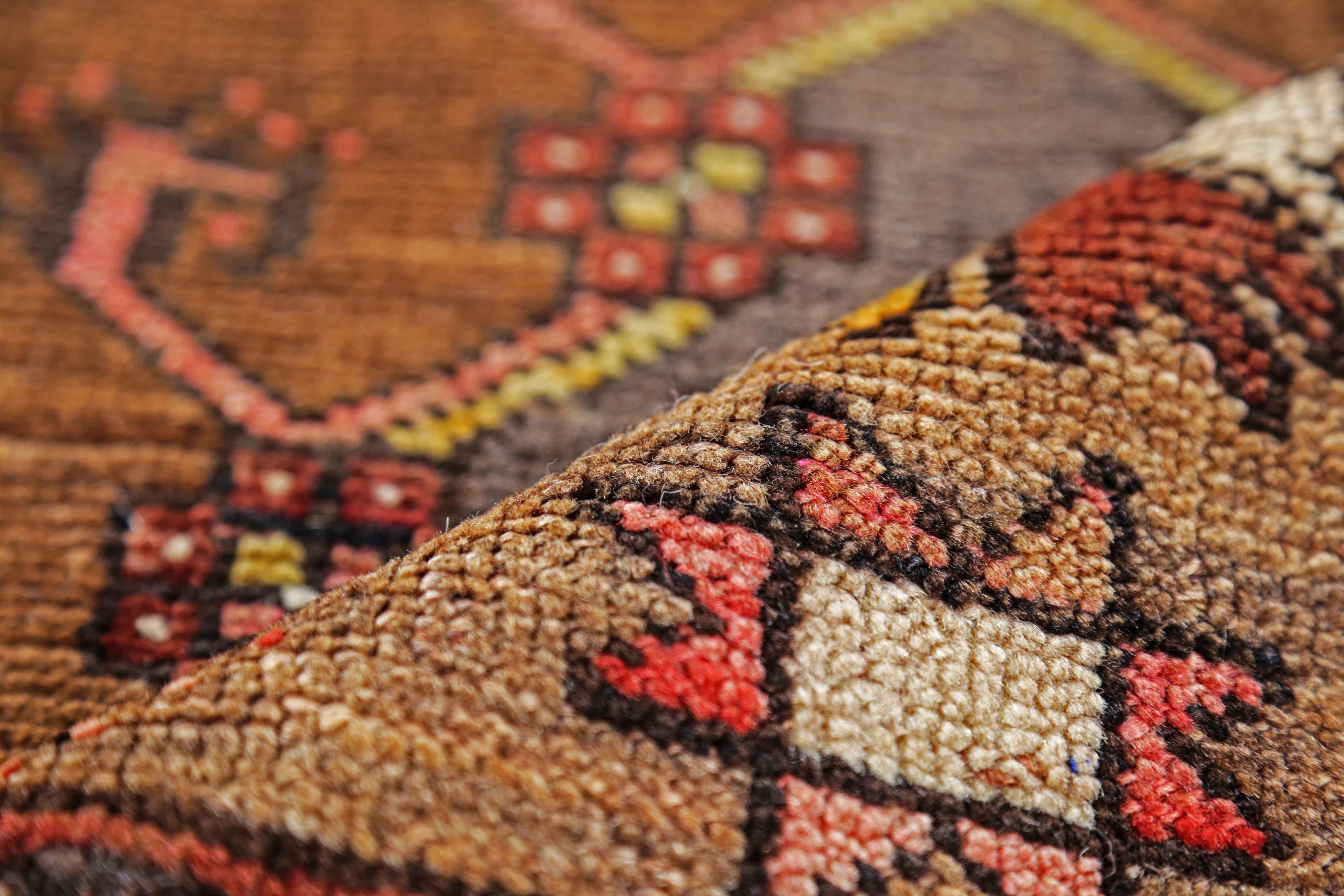 Tapis persan ancien design azerbaïdjan Excellent état - En vente à Dallas, TX