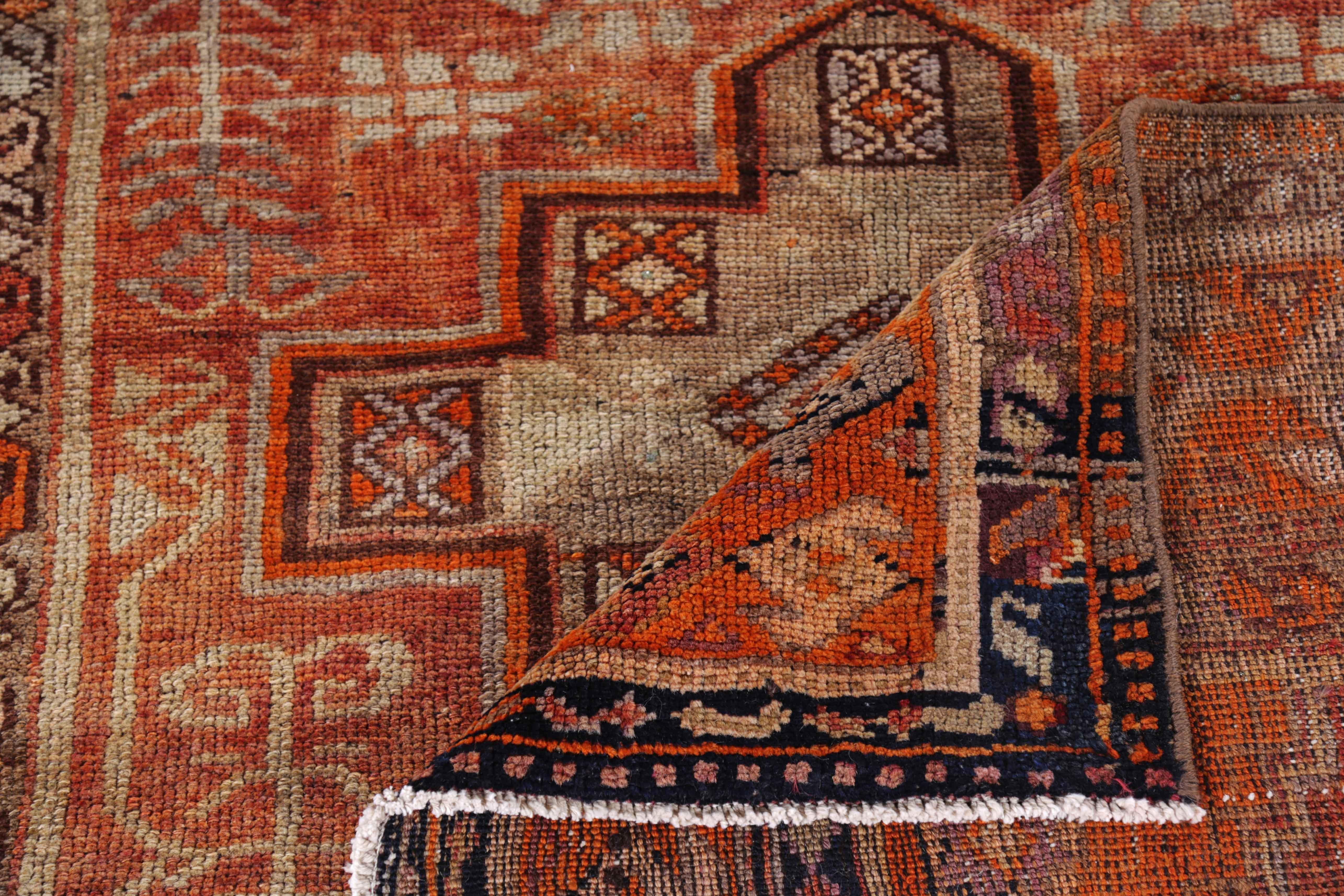 20ième siècle Tapis persan ancien design azerbaïdjan en vente
