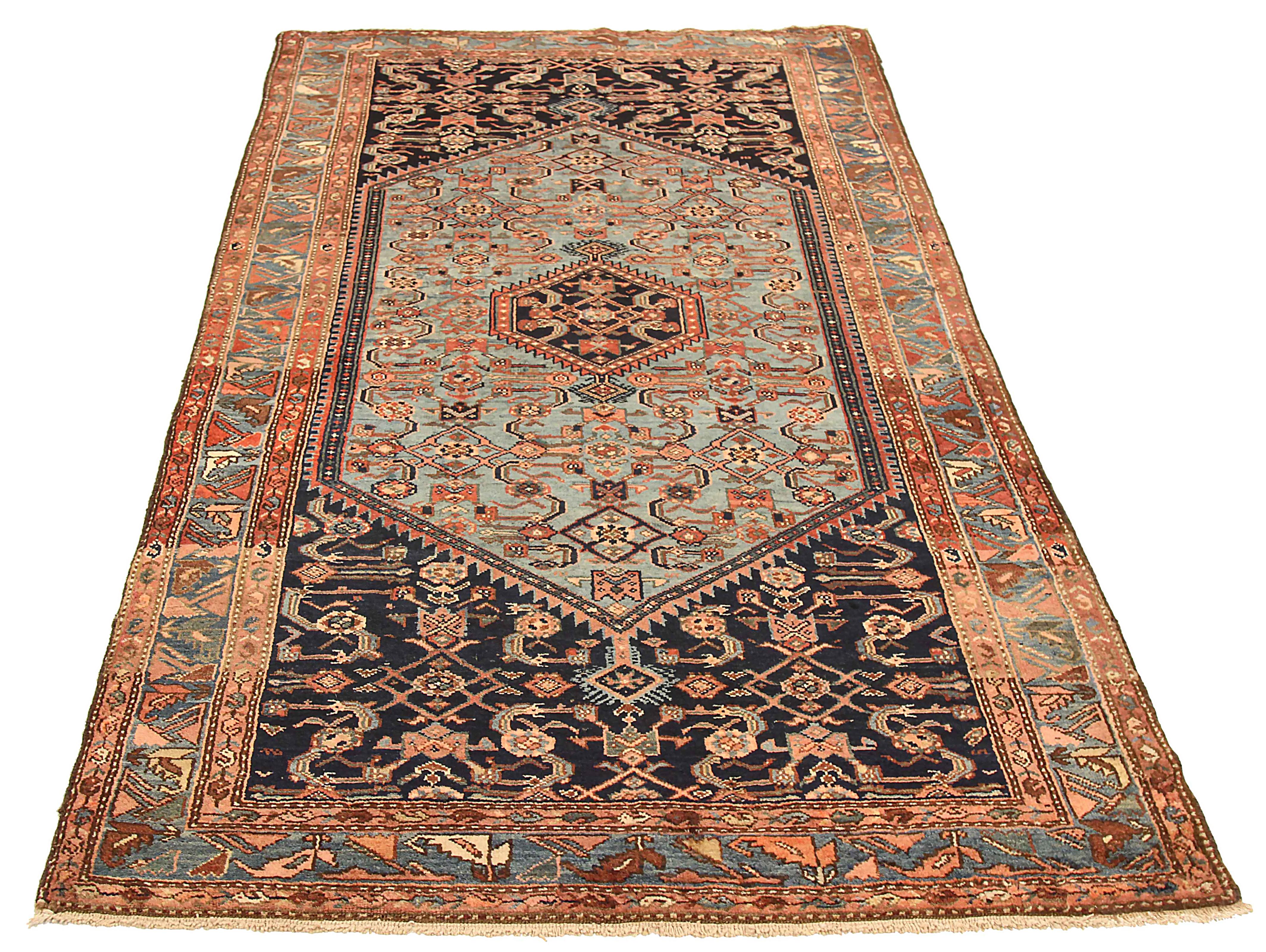 Antiker persischer Teppich, handgewebt aus feinster Schafswolle. Es ist mit natürlichen pflanzlichen Farbstoffen gefärbt, die für Menschen und Haustiere sicher sind. Es handelt sich um ein traditionelles Bakhtiar-Design, das von erfahrenen