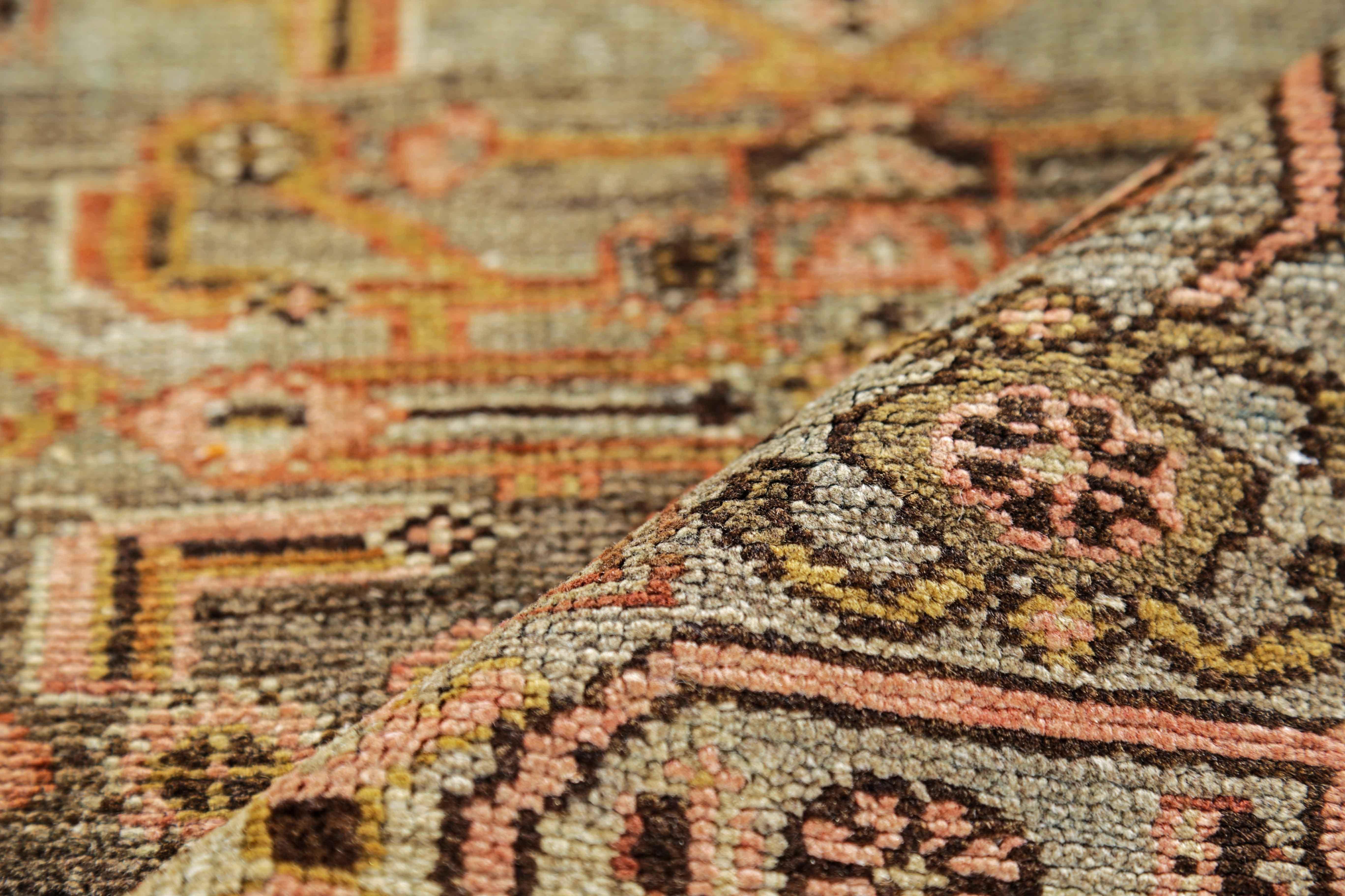 Antique Persian Area Rug Bijar Design In Excellent Condition For Sale In Dallas, TX