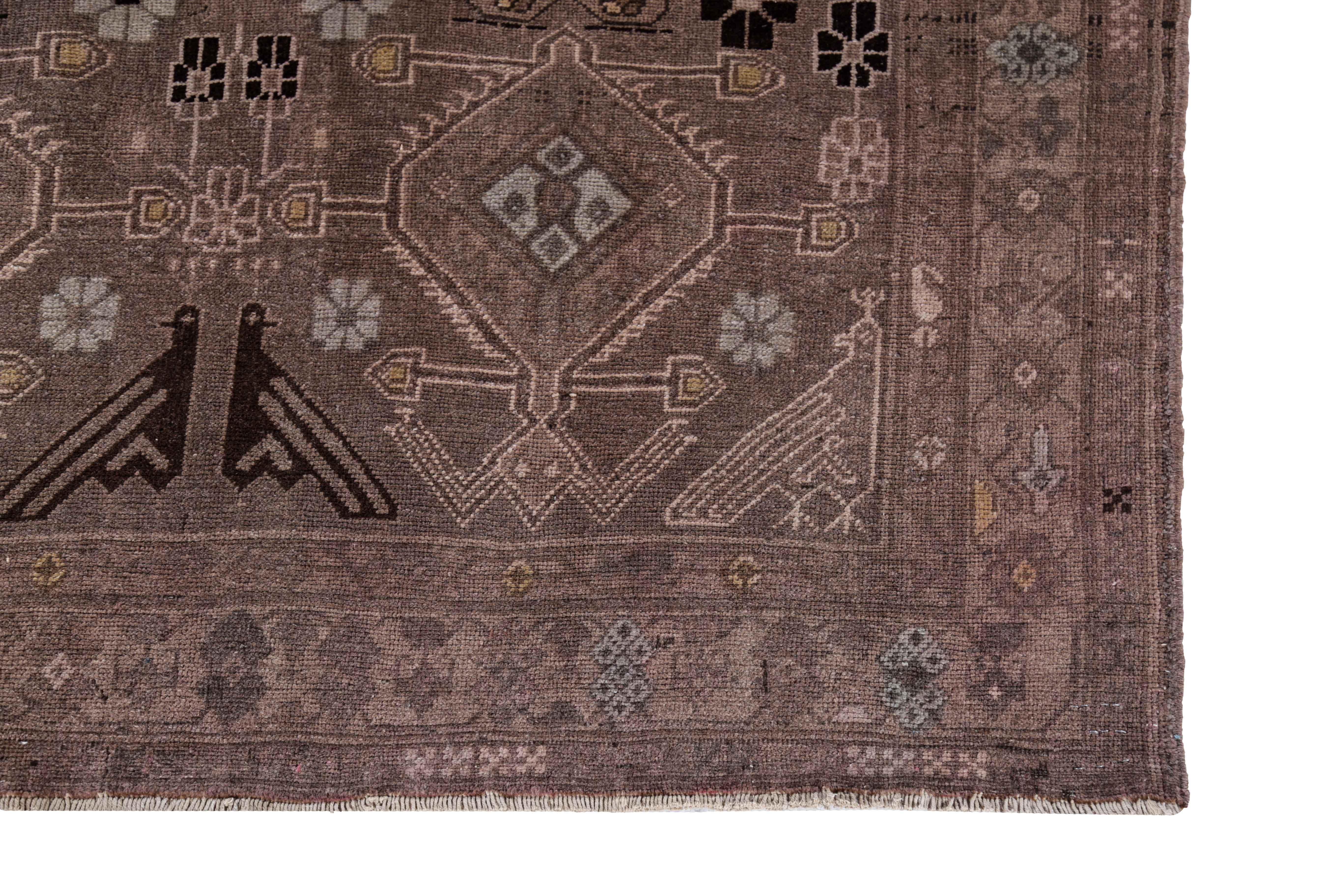 Antiker persischer Teppich im Bijar-Design (Persisch) im Angebot