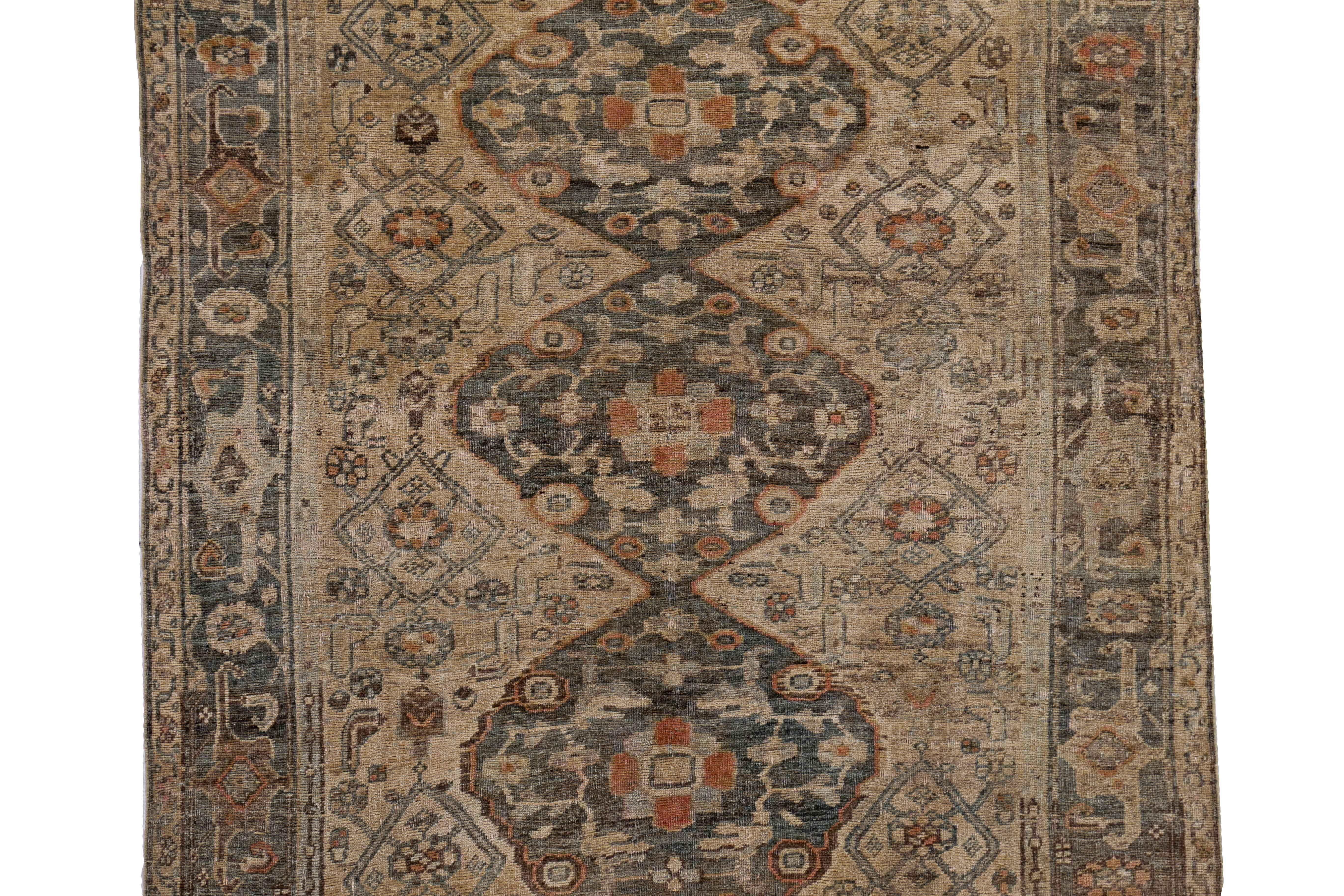 Autre Tapis persan ancien design Bijar en vente