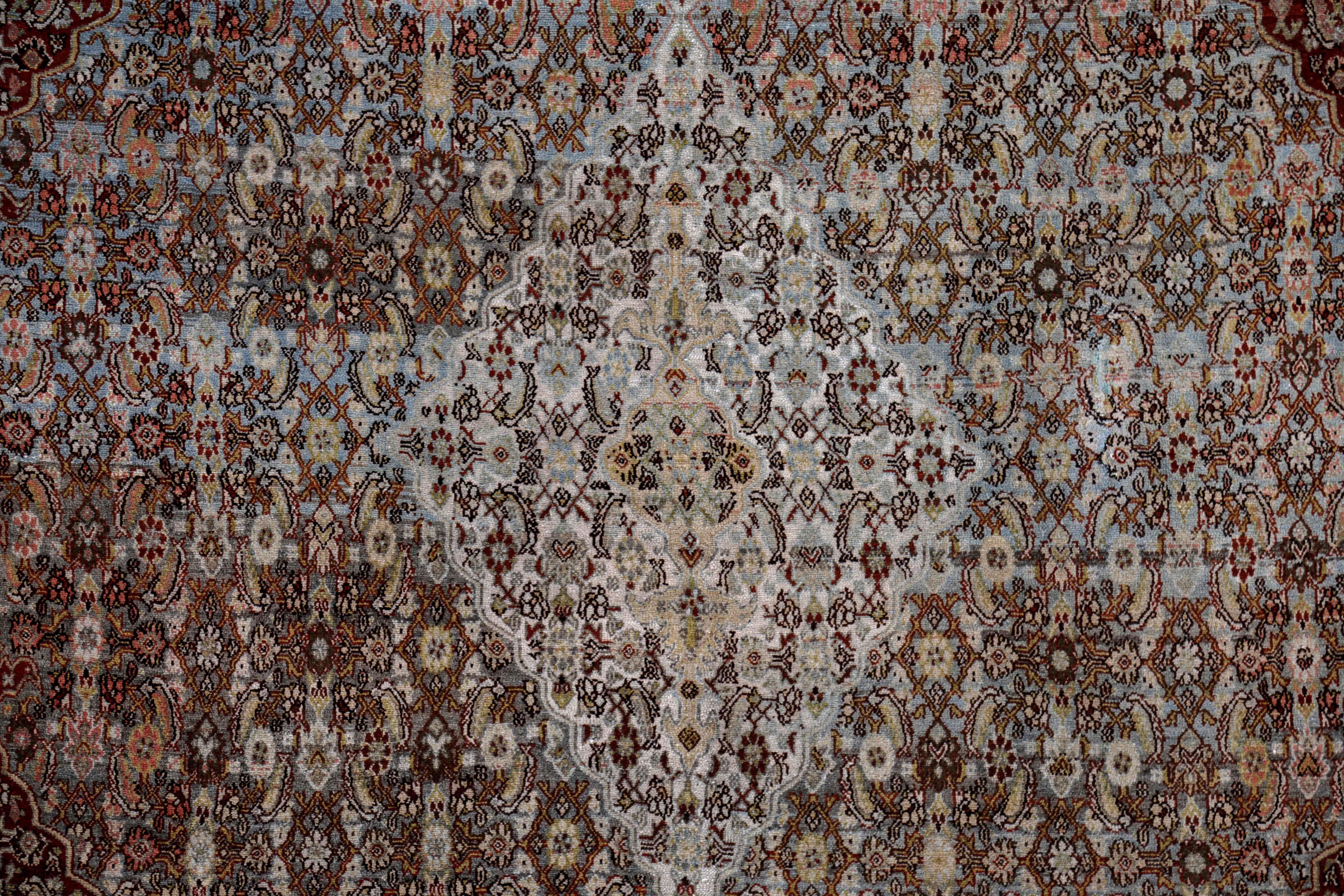 Antique Persian Area Rug Bijar Design In Excellent Condition For Sale In Dallas, TX